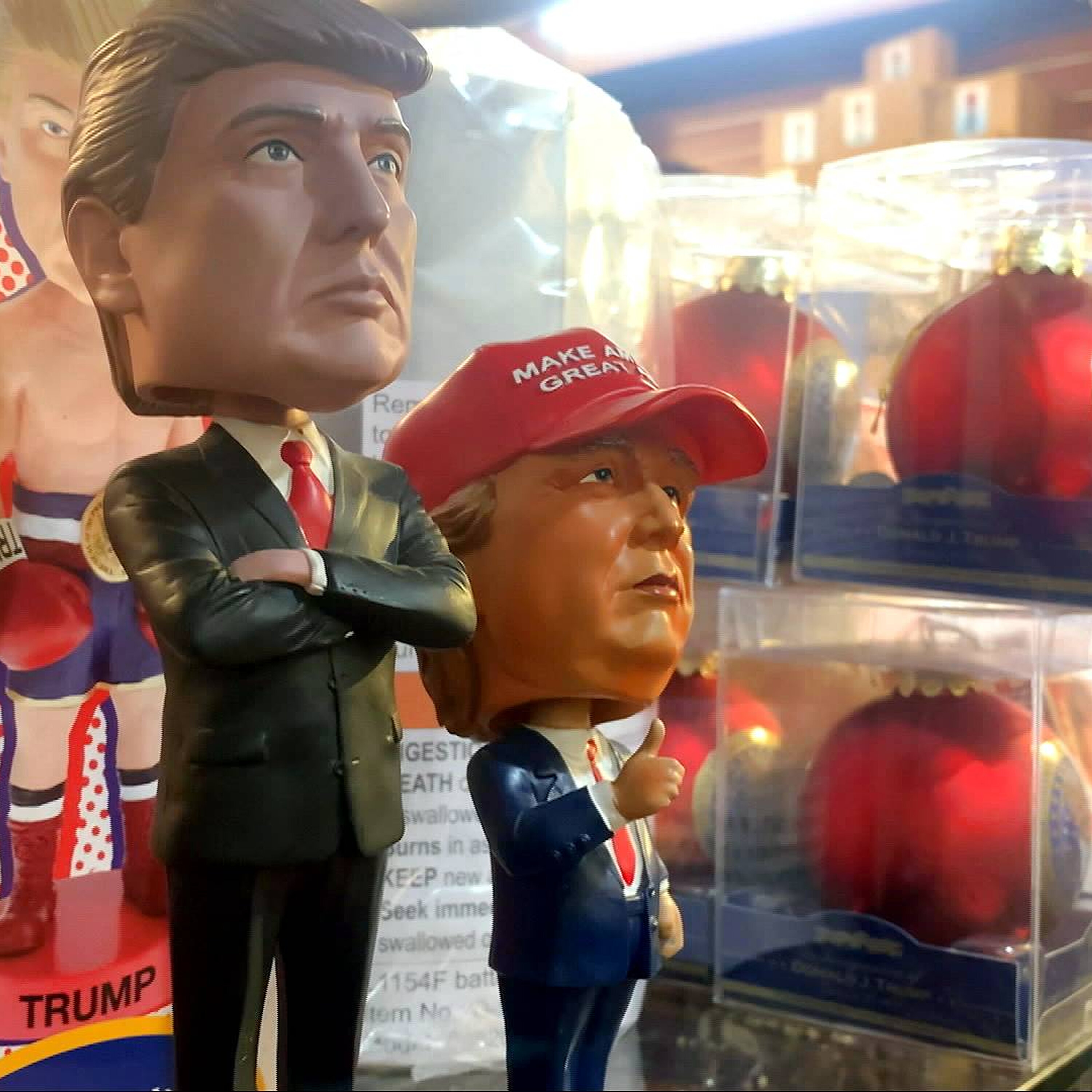US shoppers turn to political gifts amid festive buying rush US shoppers turn to political gifts amid festive buying rush