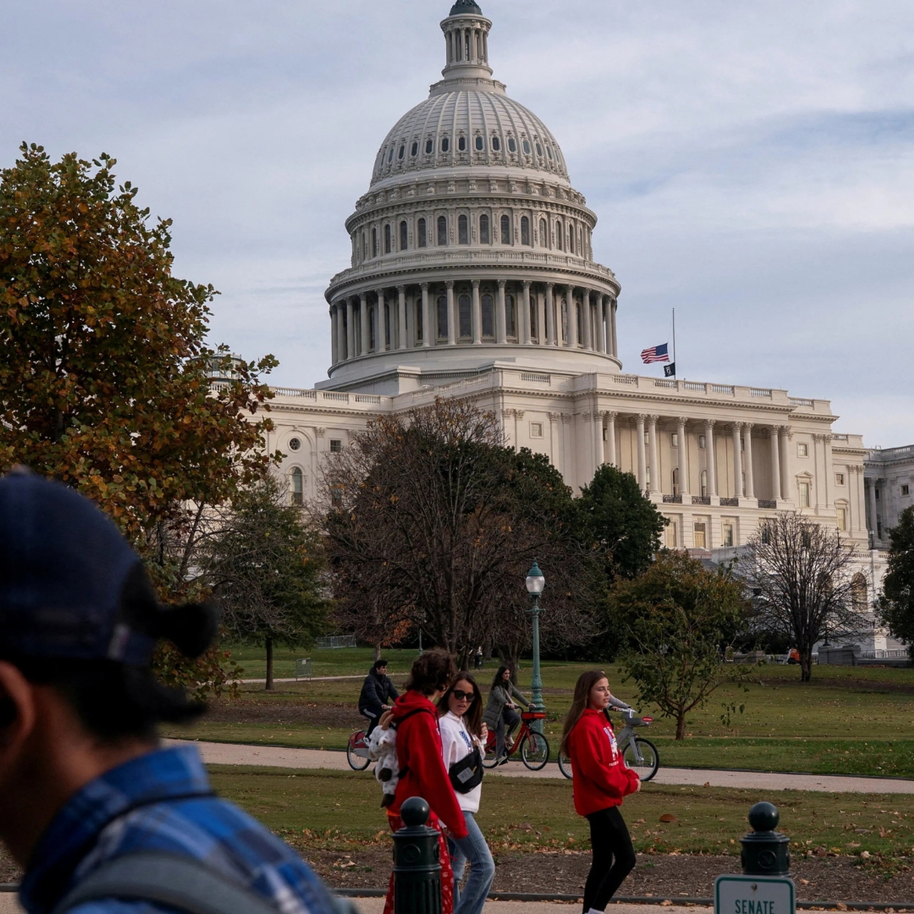 US government shutdown: Senators vote on funding package to end shutdown US government shutdown: Senators vote on funding package to end shutdown