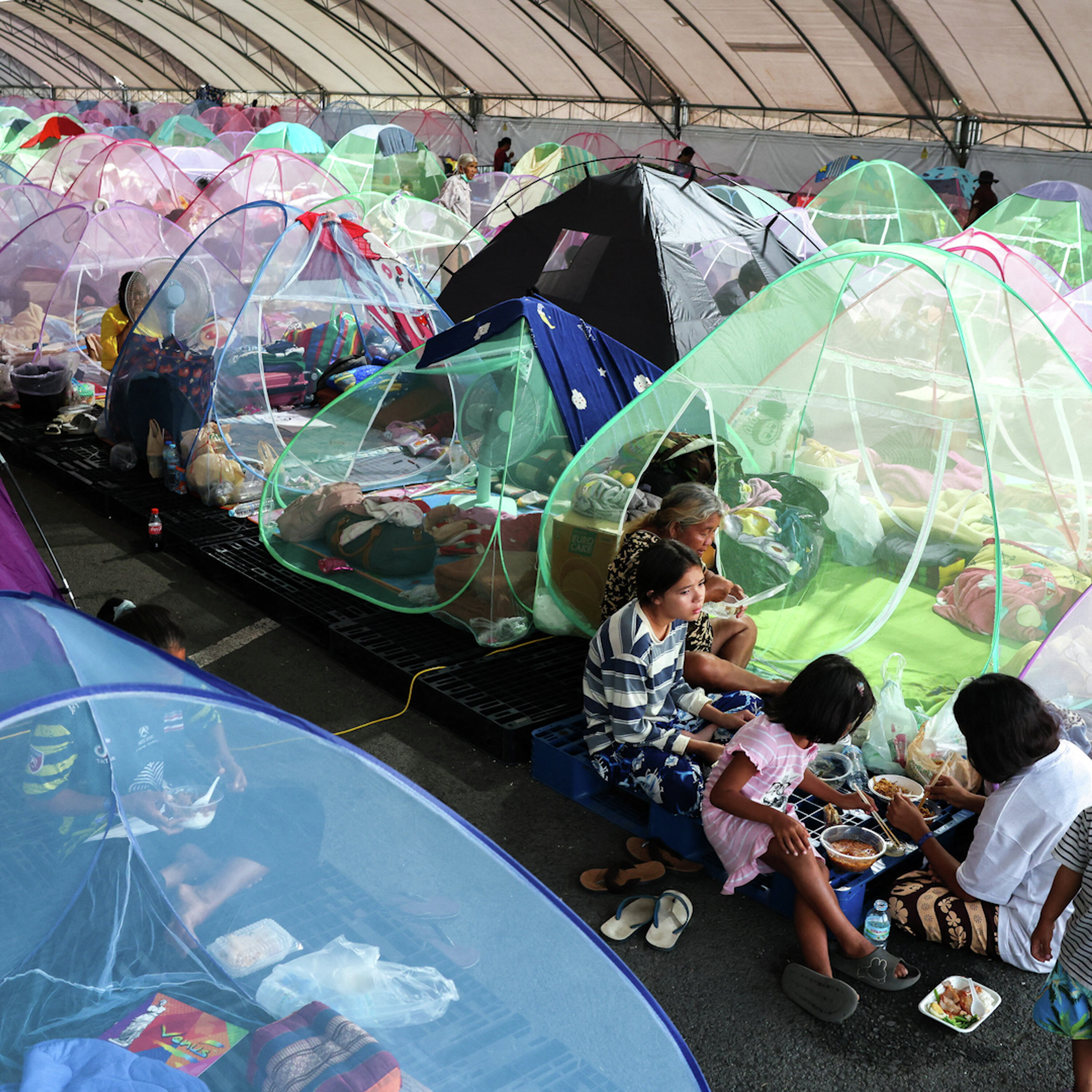 Cambodia-Thailand fighting continues as ceasefire talks loom Cambodia-Thailand fighting continues as ceasefire talks loom