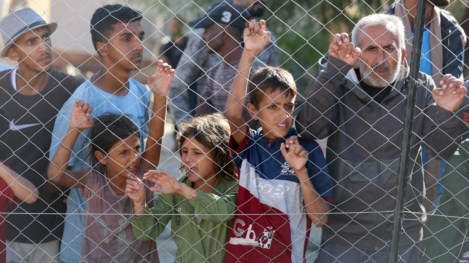 Gaza ceasefire fears as Israel limits aid trucks to half the agreed number