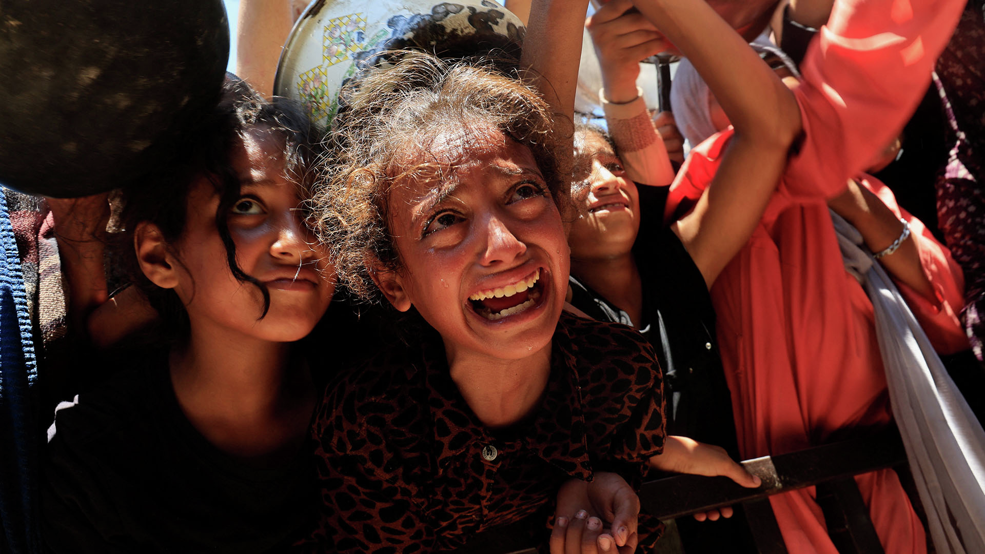 Israel shows starving captives to accuse Hamas of hunger crisis