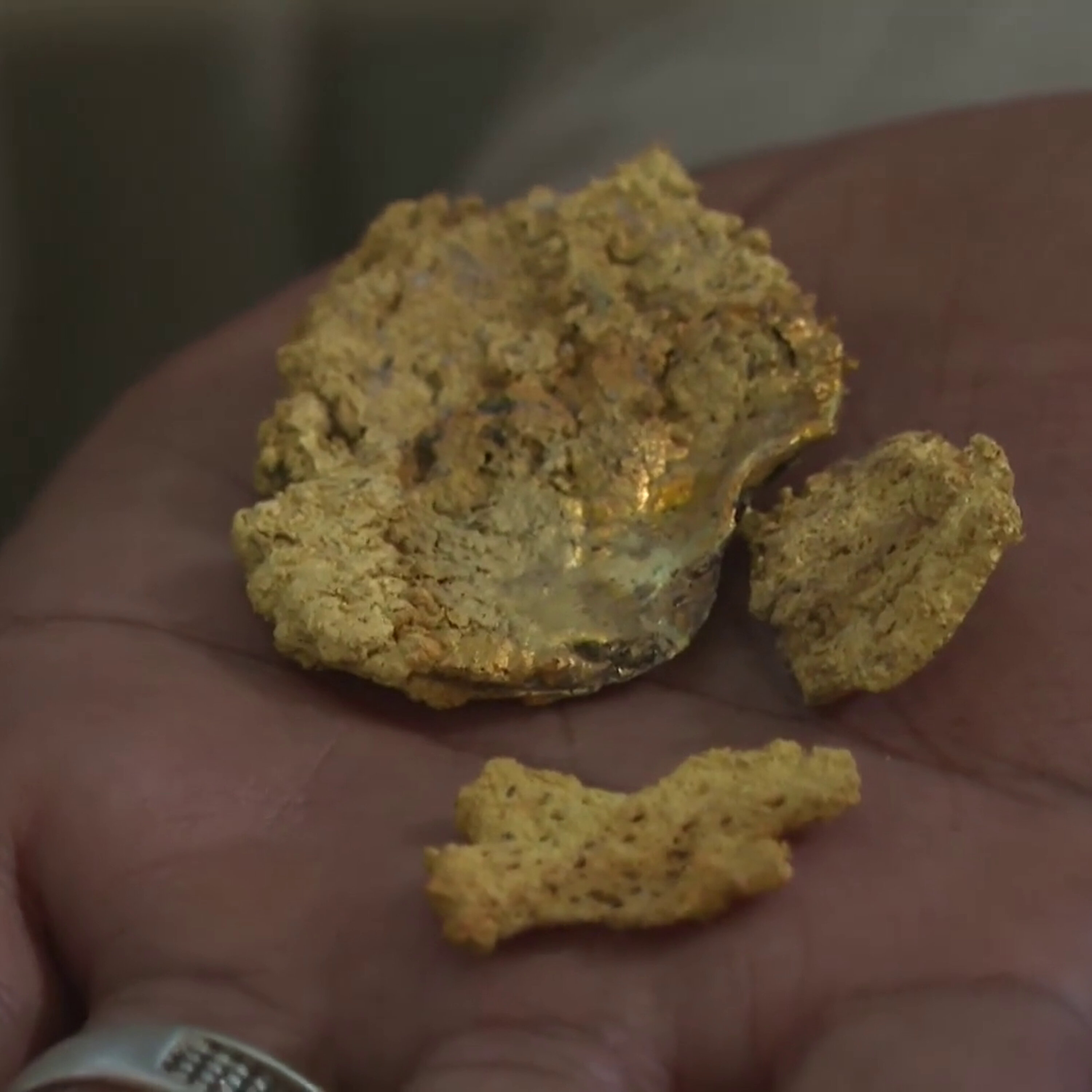 Illegal gold exports: Minerals fuelling warring sides Illegal gold exports: Minerals fuelling warring sides