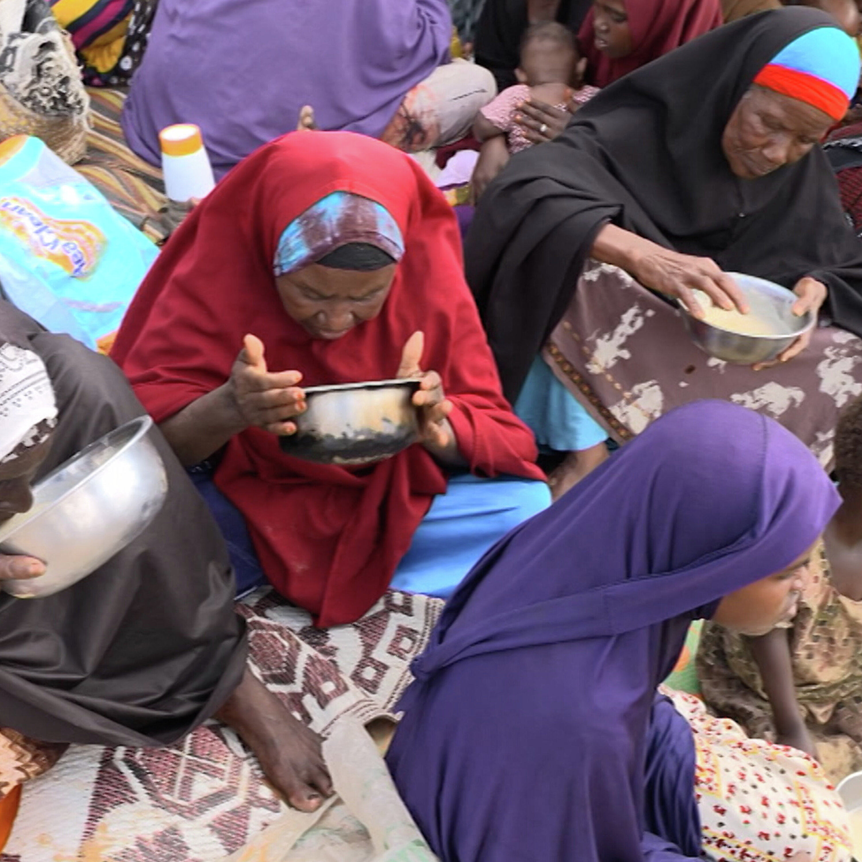 Somalia drought threatens mass starvation as aid slows down Somalia drought threatens mass starvation as aid slows down