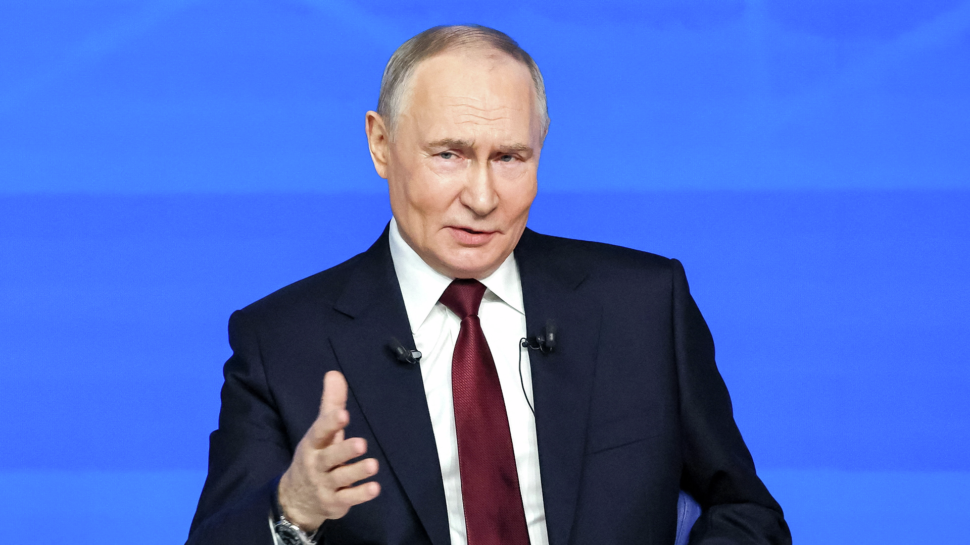 Putin labels EU ‘robbers’ over plan to use frozen Russian assets