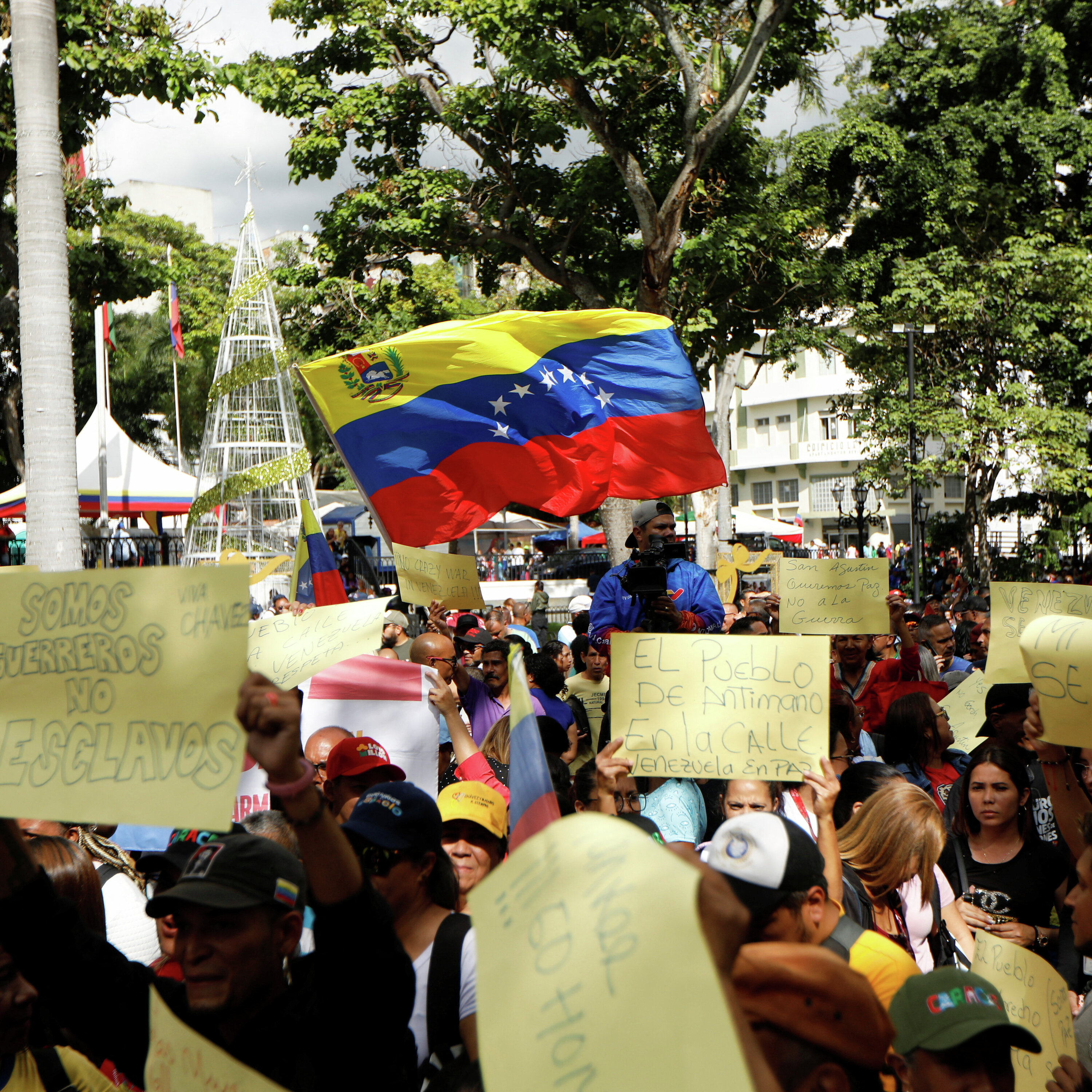 Why is the US claiming it owns Venezuelan oil and land? Why is the US claiming it owns Venezuelan oil and land?