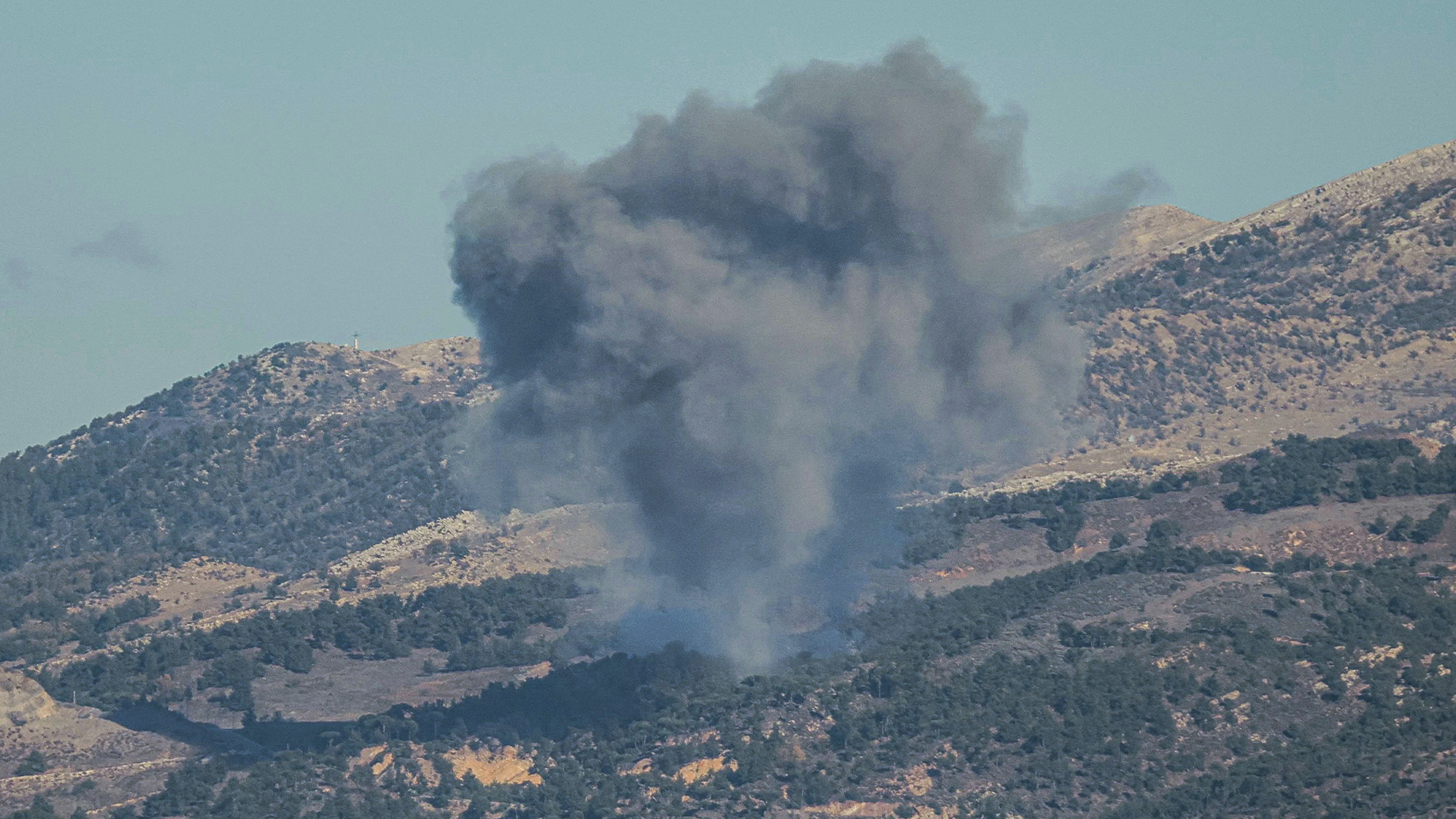 Israel launch several air strikes on southern and eastern Lebanon