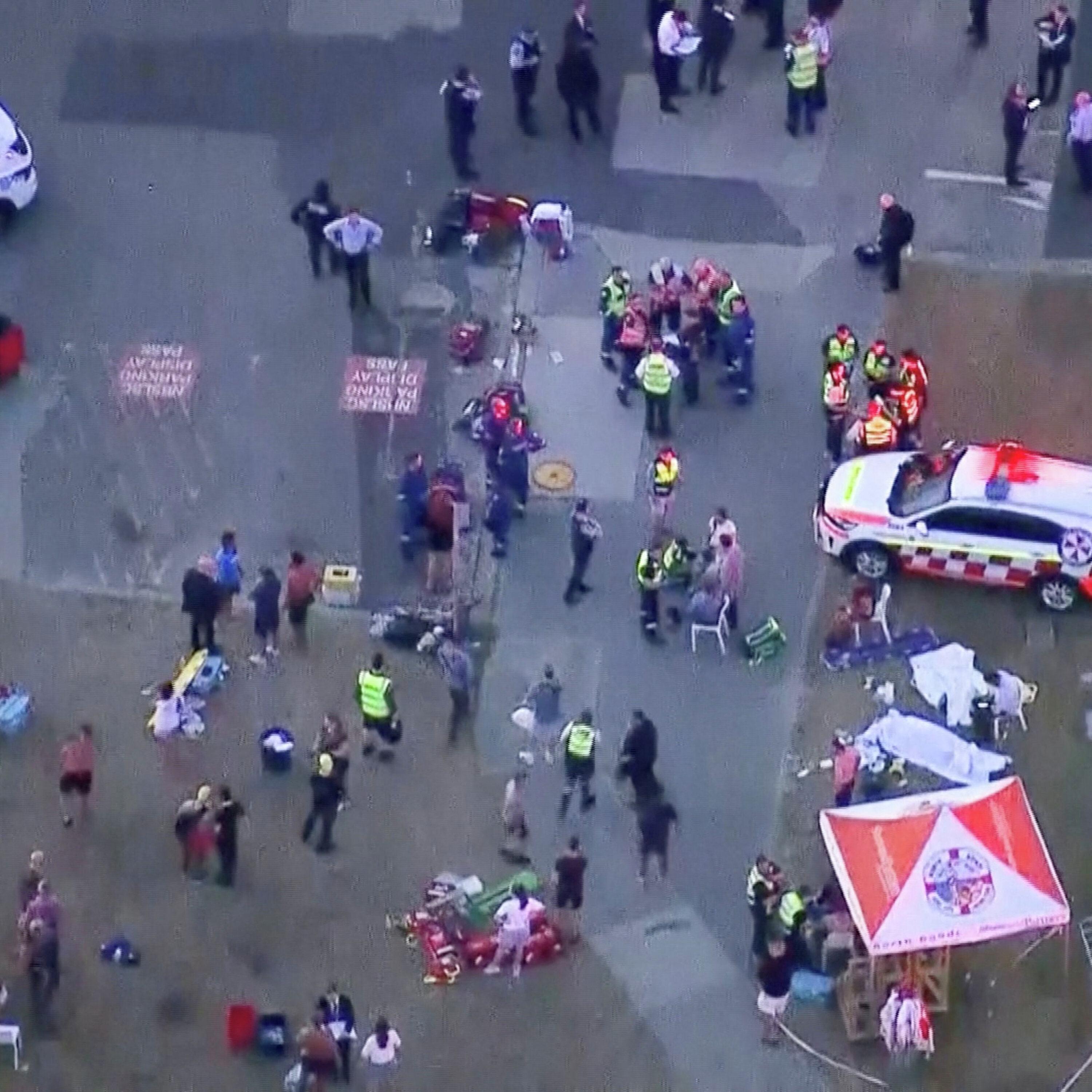 Bystander disarms Bondi Beach gunman during mass shooting in Sydney Bystander disarms Bondi Beach gunman during mass shooting in Sydney