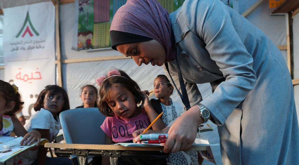 No schools left in Gaza: How teachers rebuild education in tents