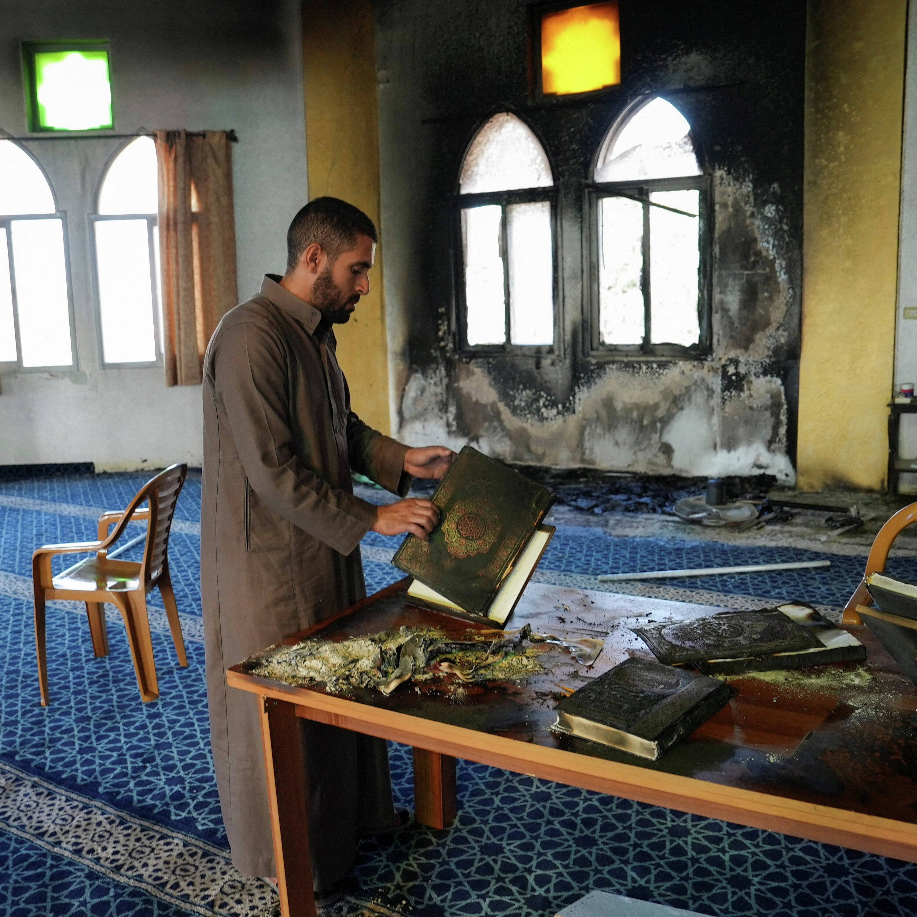 West Bank mosque torched amid surge in Israeli settler violence West Bank mosque torched amid surge in Israeli settler violence