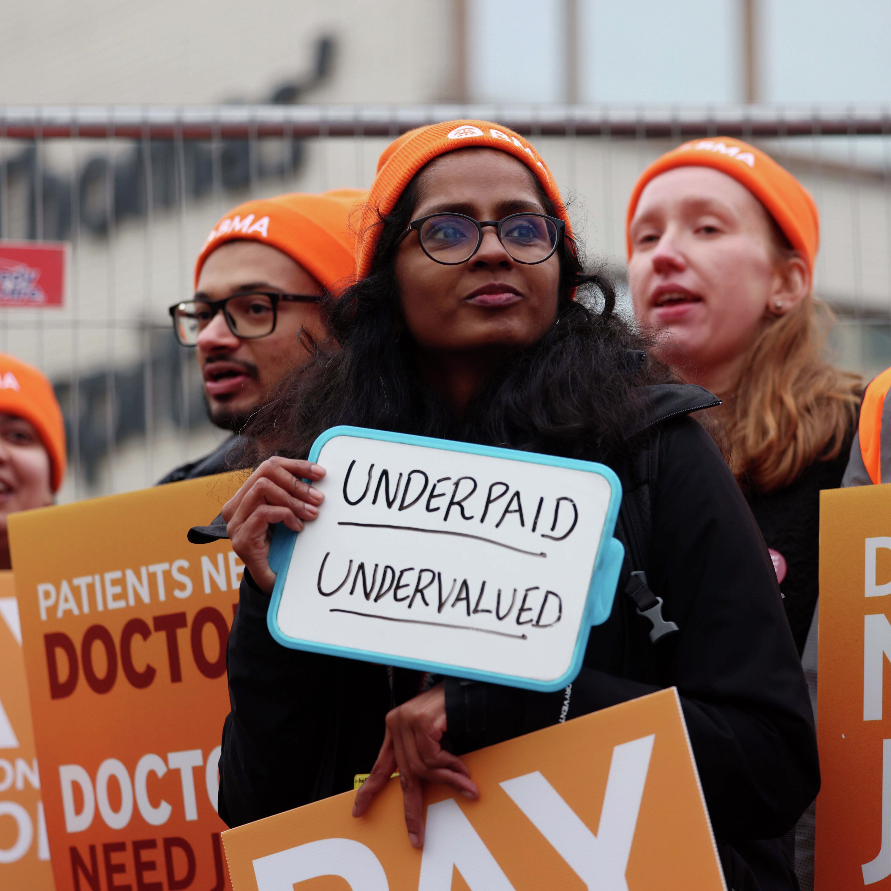 UK doctors strike over poor pay, lack of jobs UK doctors strike over poor pay, lack of jobs