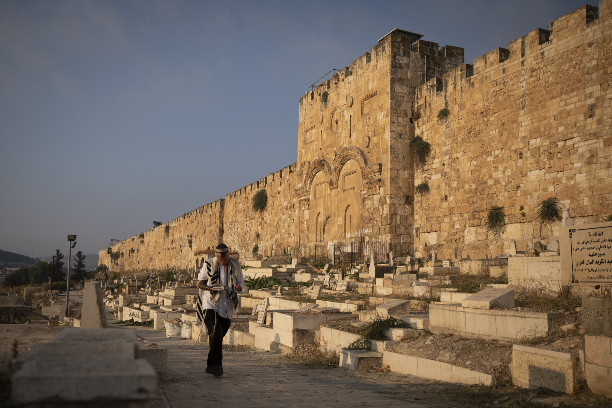 Victory for Temple Mount activists; Lebanon deal almost done
