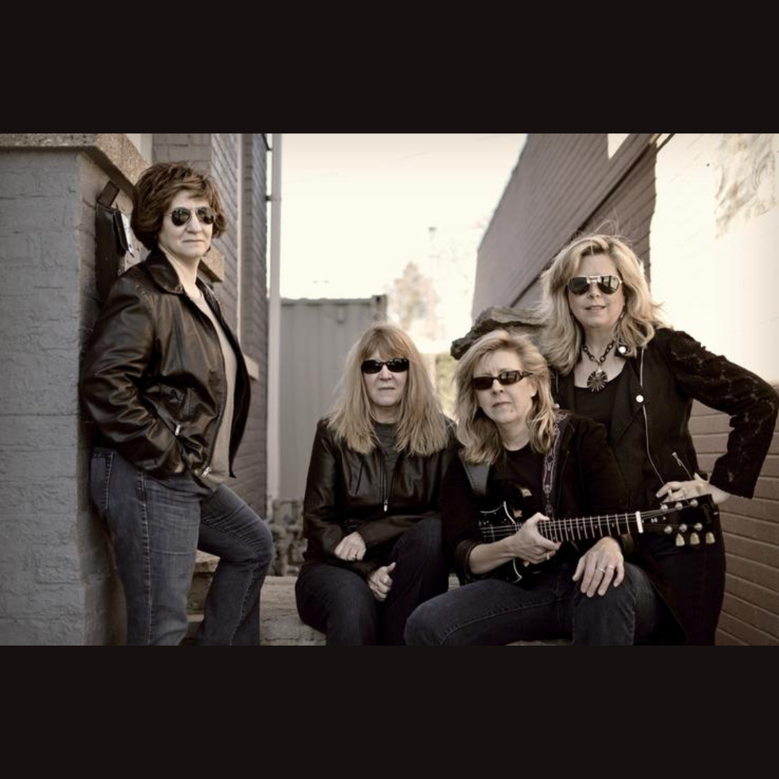 WCPT 820 Interview: Kim Swinton and Linda Martin of Vintage Blonde Chicago