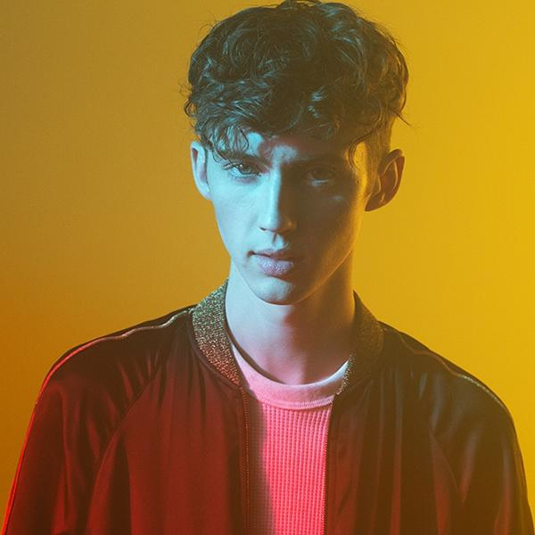 Troye Sivan in Studio 104 - 03/17/16 episode artwork