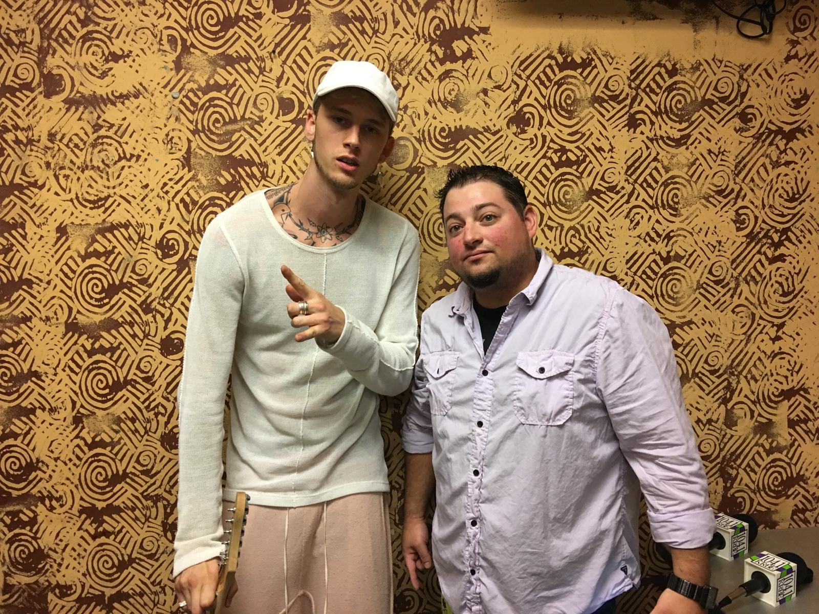 Tyler Frye interviewed Machine Gun Kelly - 10/23/16 episode artwork