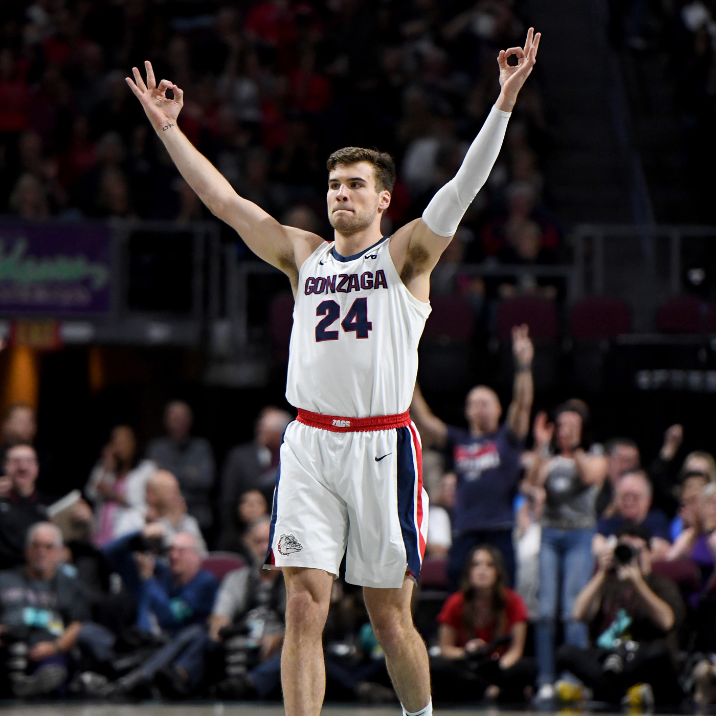 Highlights: Gonzaga pulls away from Saint Mary's