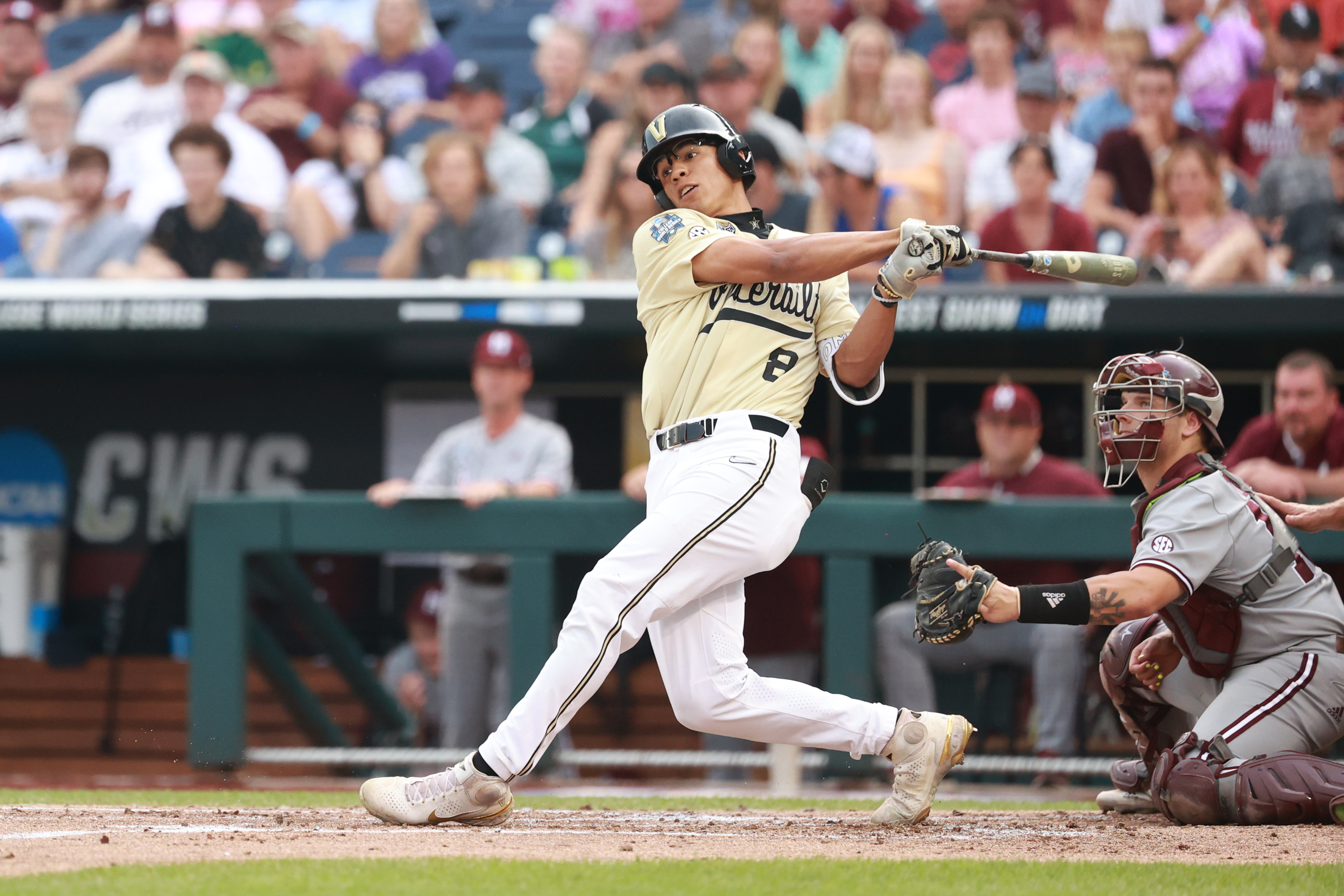 Isaiah Thomas doubles in a run and it's 4-1 Vanderbilt