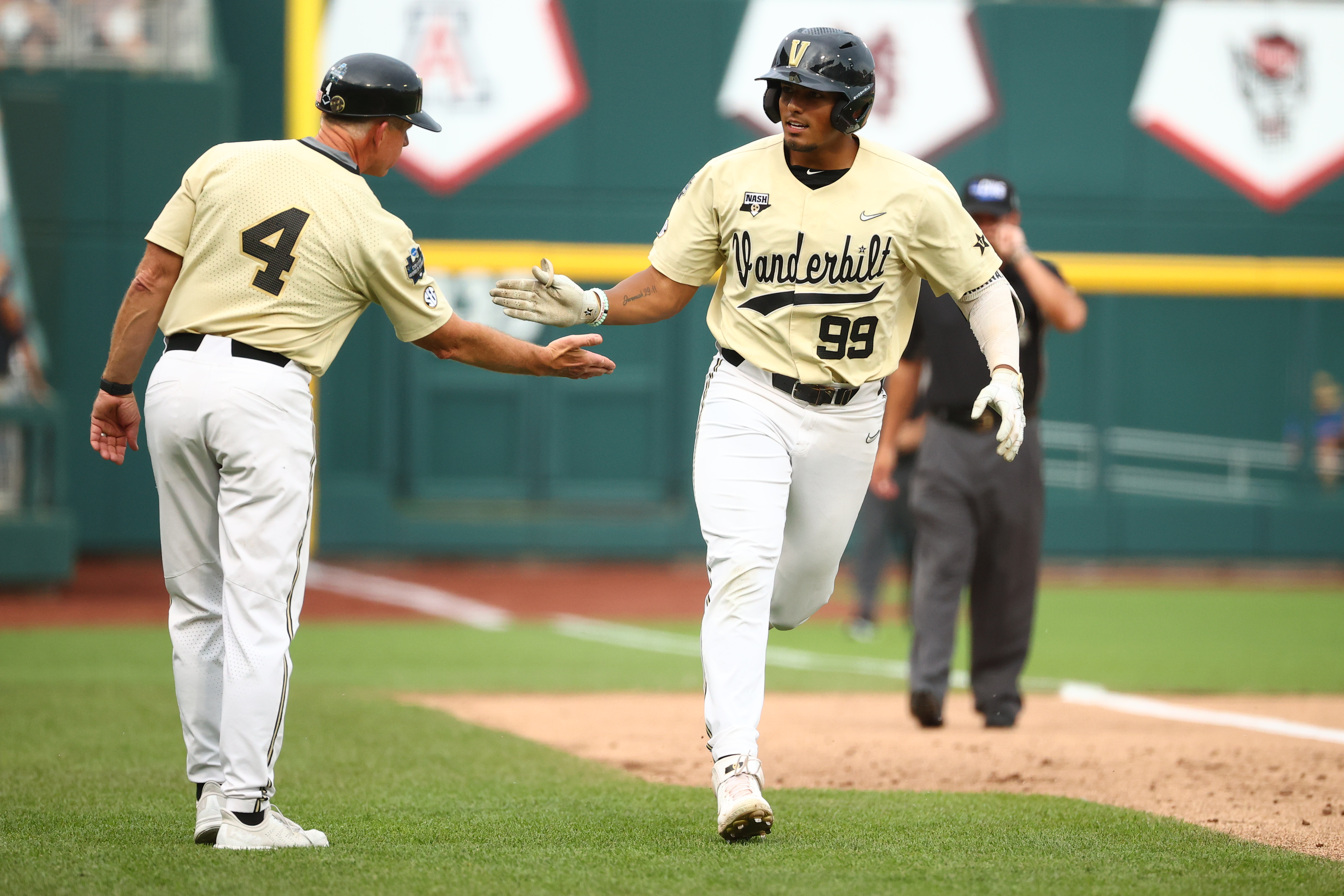 Vanderbilt's Jayson Gonzalez caps a 7-run first inning with a three-run homer