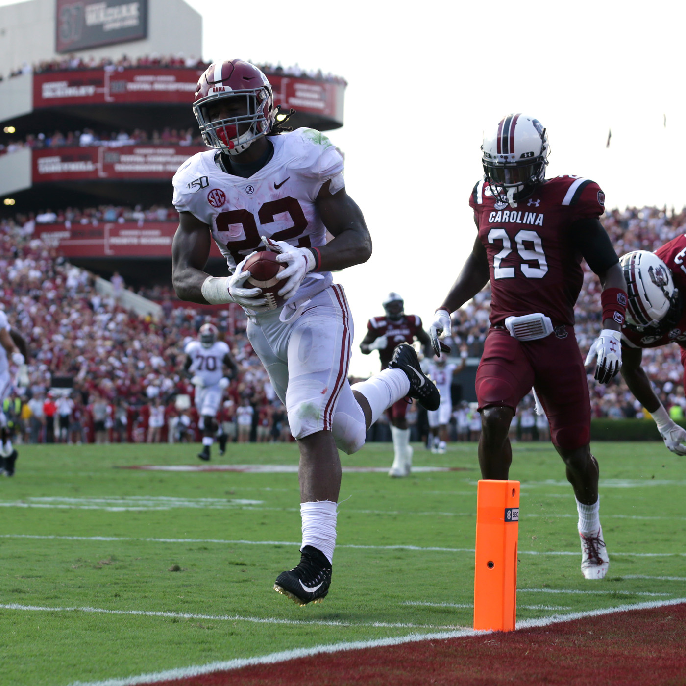 Highlights: Alabama cruises past South Carolina 47-23