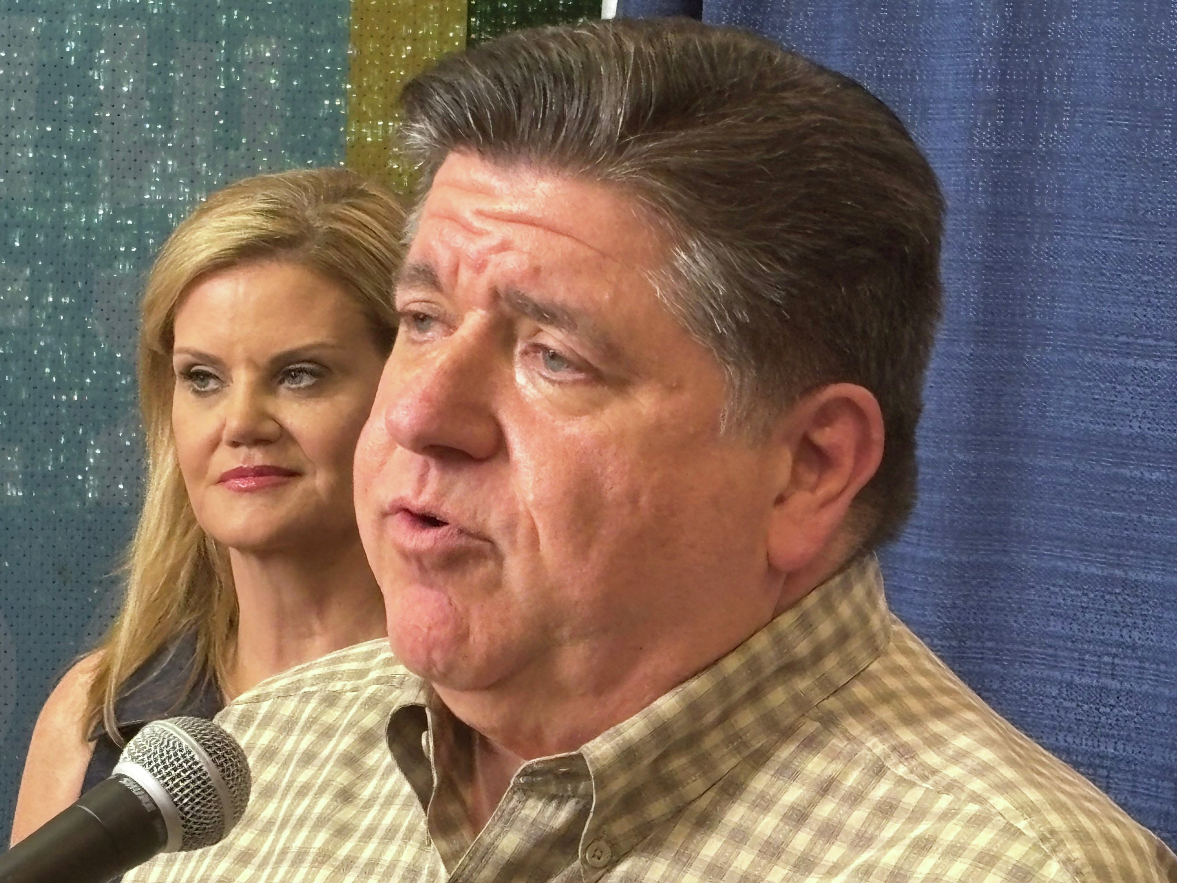 Texas Democrats remain holed up in DuPage Co.