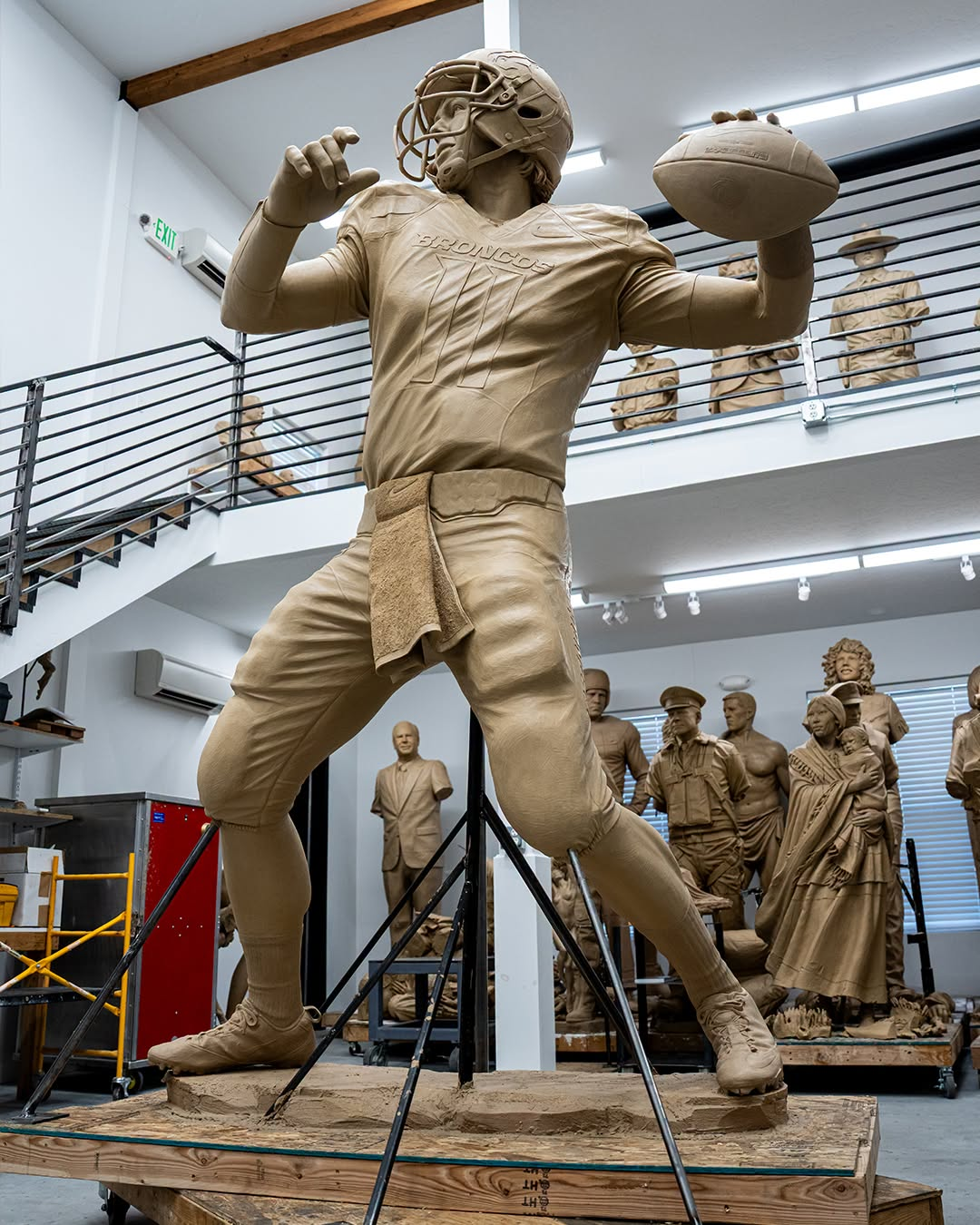 KELLEN MOORE STATUE: WHAT'S THE UPDATE FROM BOISE SCULPTOR BEN VICTOR episode artwork