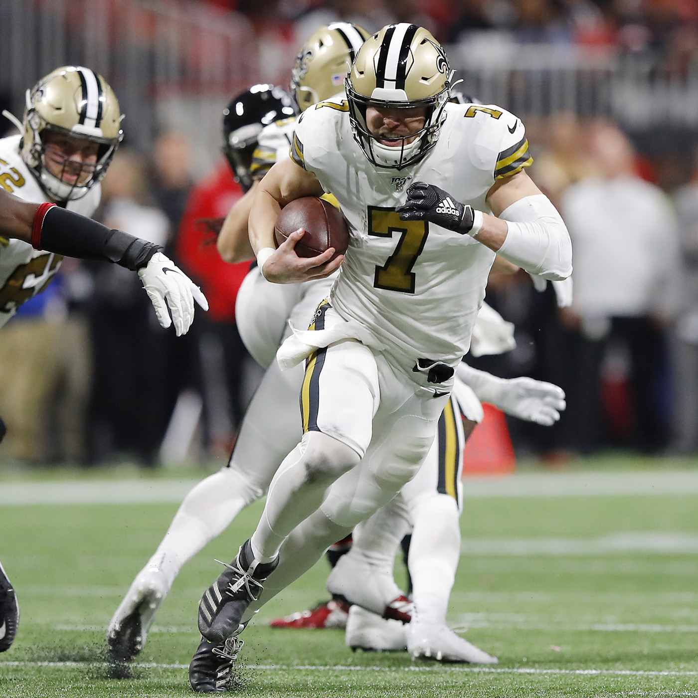 Highlights: Saints hold off Falcons to capture NFC South