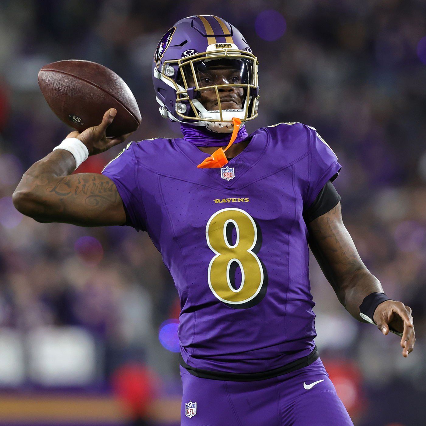 4Q BAL 35-28 Lamar Jackson 5-yd TD go-ahead TD pass to Rashod Bateman