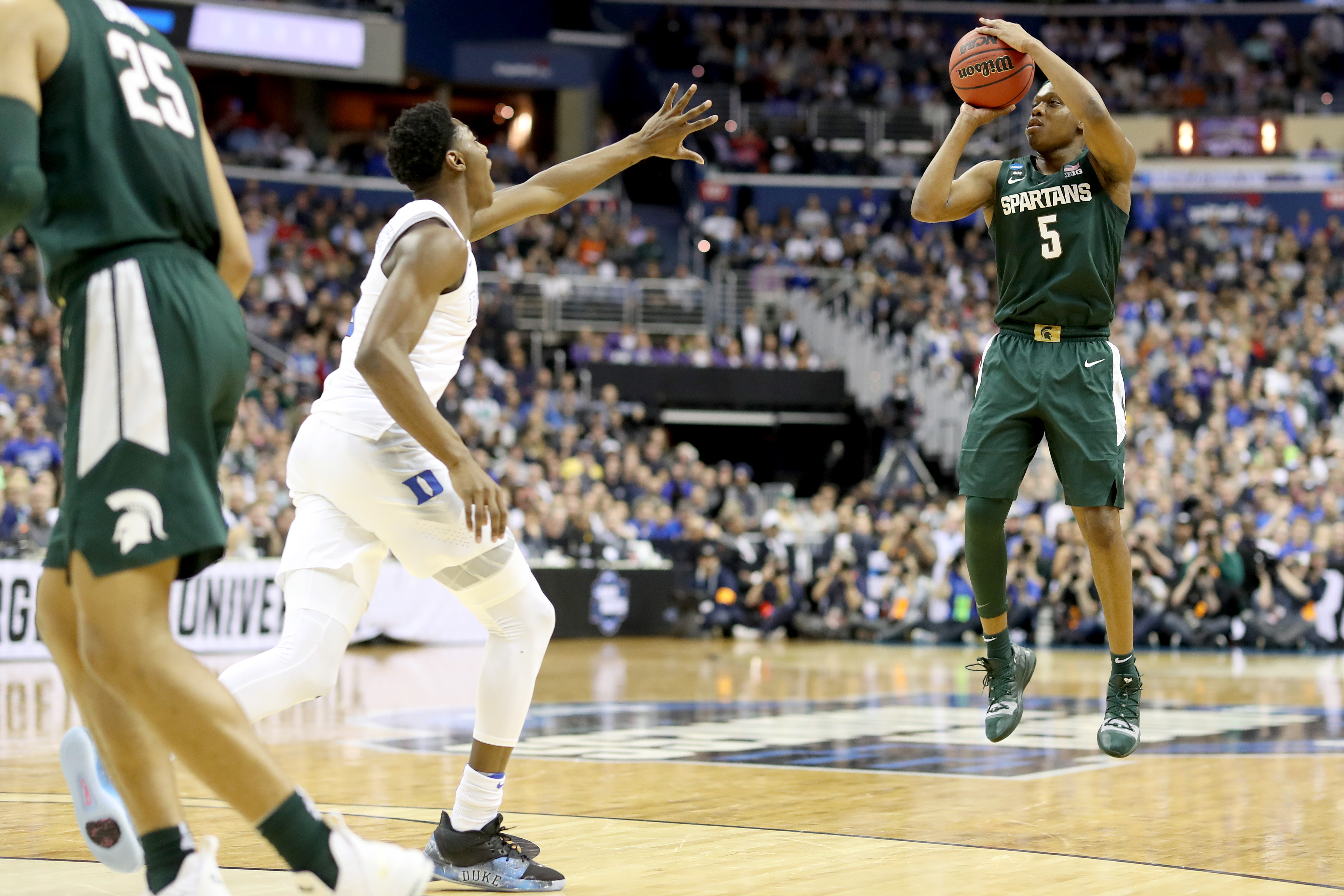 Highlight: Kenny Goins hits a three with seconds left to put Michigan State up 68-66 over Duke