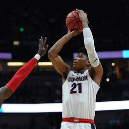 Highlight: Gonzaga's Rui Hachimura hits a jumper to tie the game at 29-all