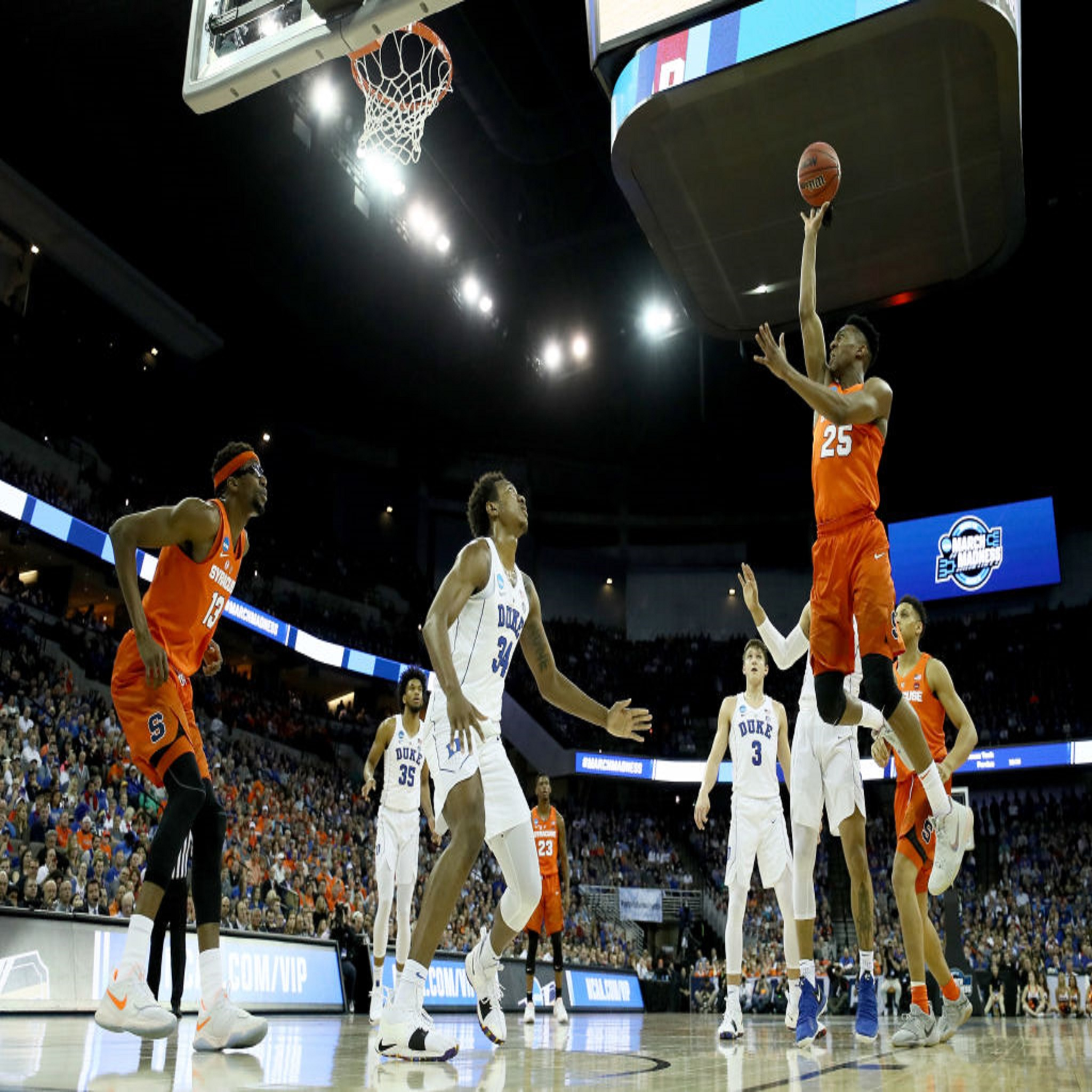 Highlight: Syracuse and Duke trade first half alley-oops