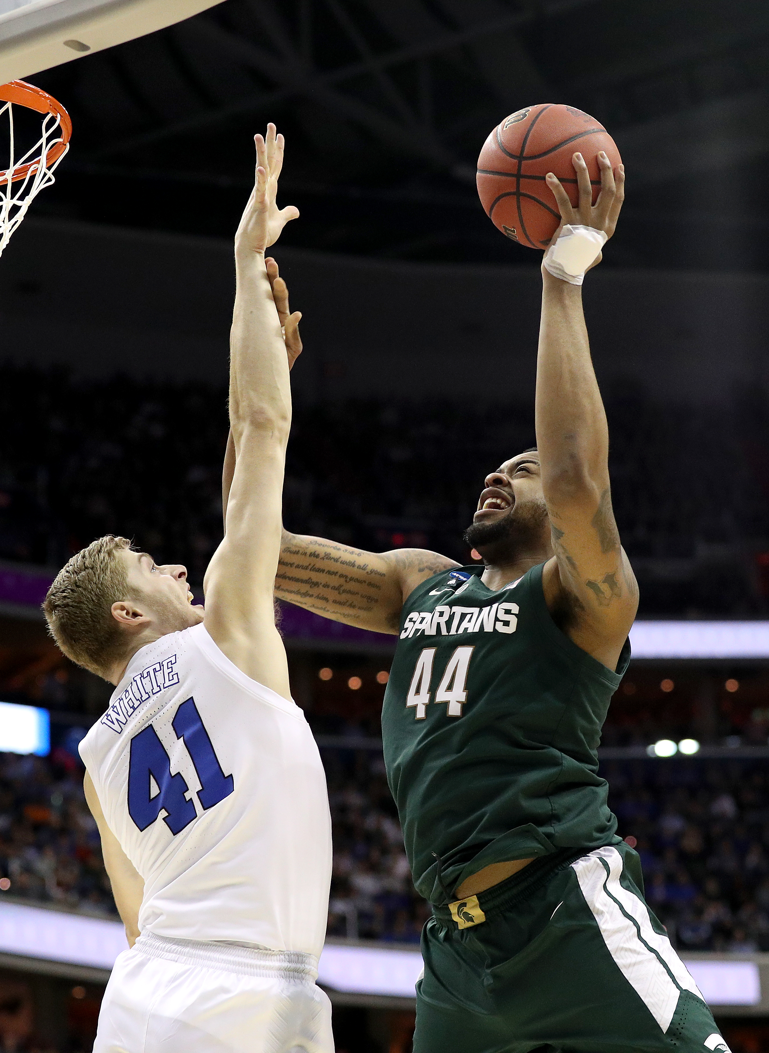 Highlight: Michigan State closes on a 13-0 run over Duke