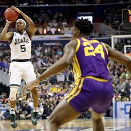 Highlight: Michigan State's Cassius Winston hits a three to put the Spartans up 8-0 early over LSU