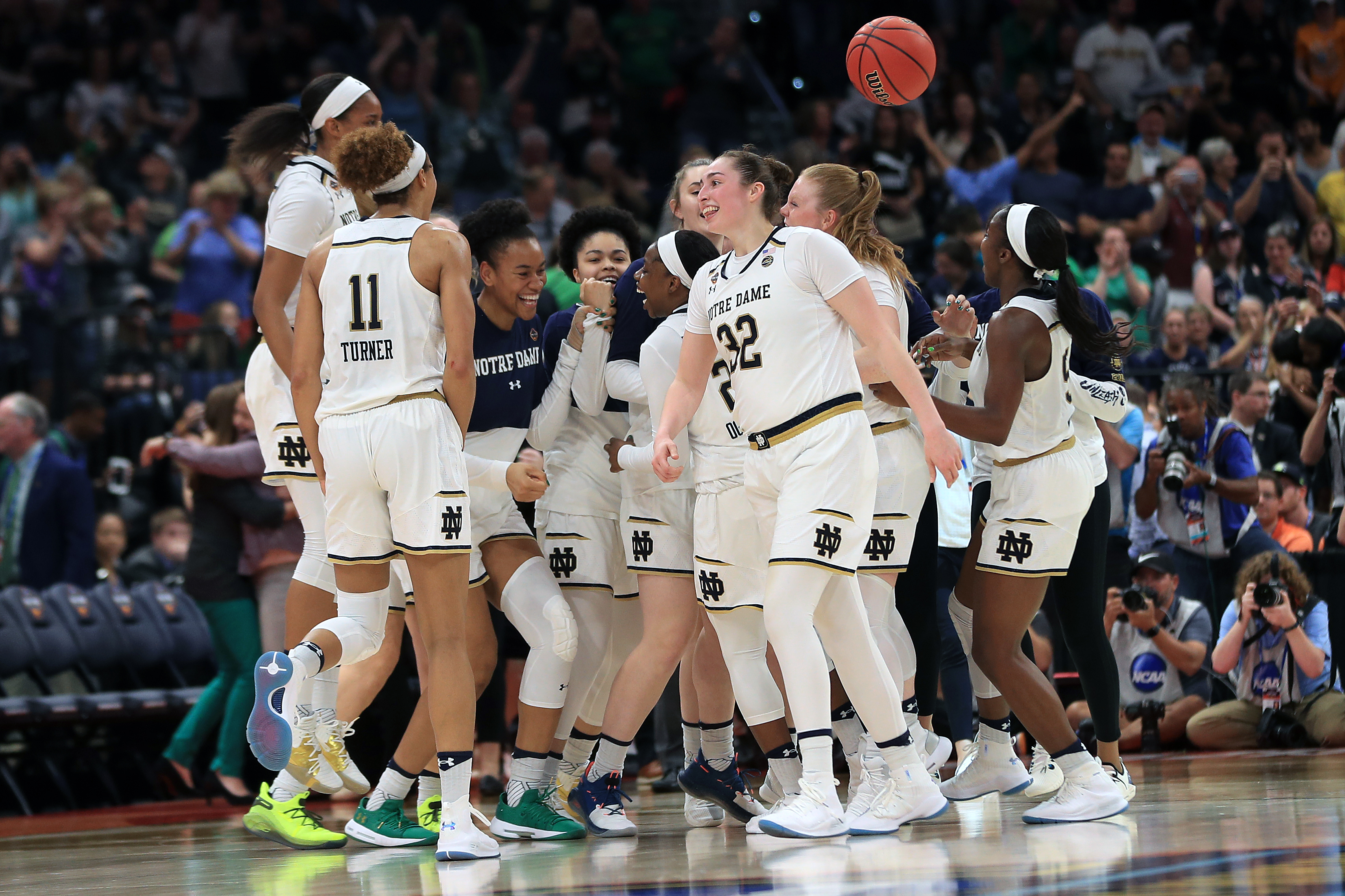 Highlight: Notre Dame's Brianna Turner records historic block to help secure win
