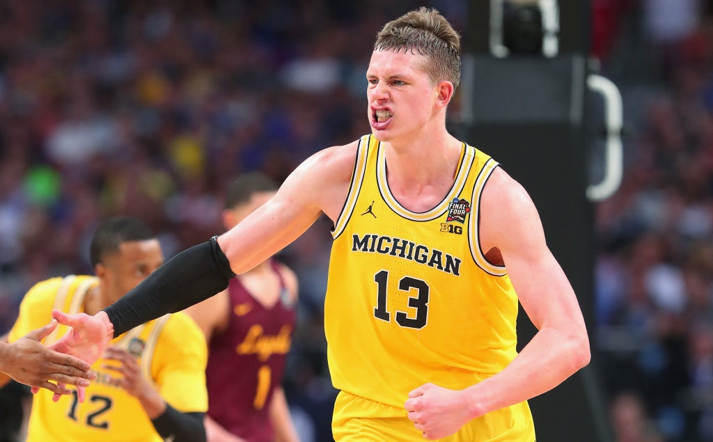 Highlight: Michigan's Moritz Wagner hits a HUGE THREE, 59-51 Michigan