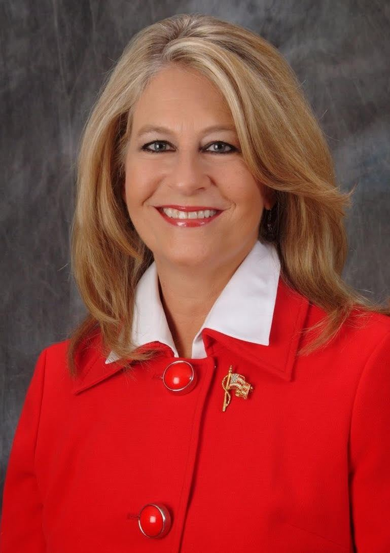 Dale and Fmr. AL GOP Chairwoman Terry Lathan discuss the issues of crossover voting in Alabama, and her support for Katie Britt in the Midterm elections - 8-5-22