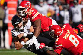 Chiefs Wire Podcast: Chiefs look to get back on track vs. Jaguars | 9-14-23