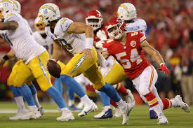 Chiefs Wire Podcast: Kansas City is defending the streak vs. Chargers | 10-19-23