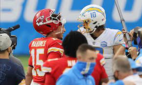 Chiefs Wire Podcast: Chiefs Thursday night home opener vs. Chargers | 09-14-22