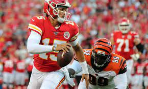 Chiefs Wire Podcast: Kansas City seeks AFC West title vs. Bengals | 12-28-23
