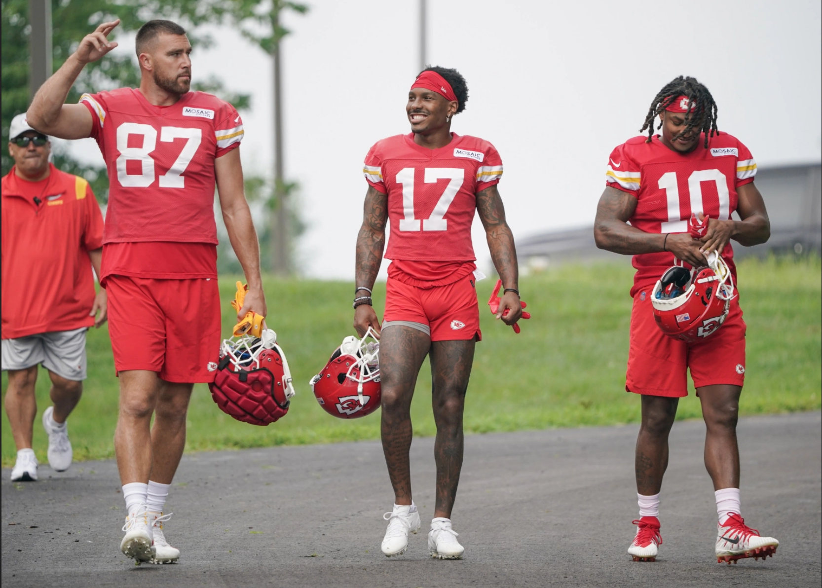 Chiefs Wire Podcast: Chiefs training camp standouts | 7-31-22