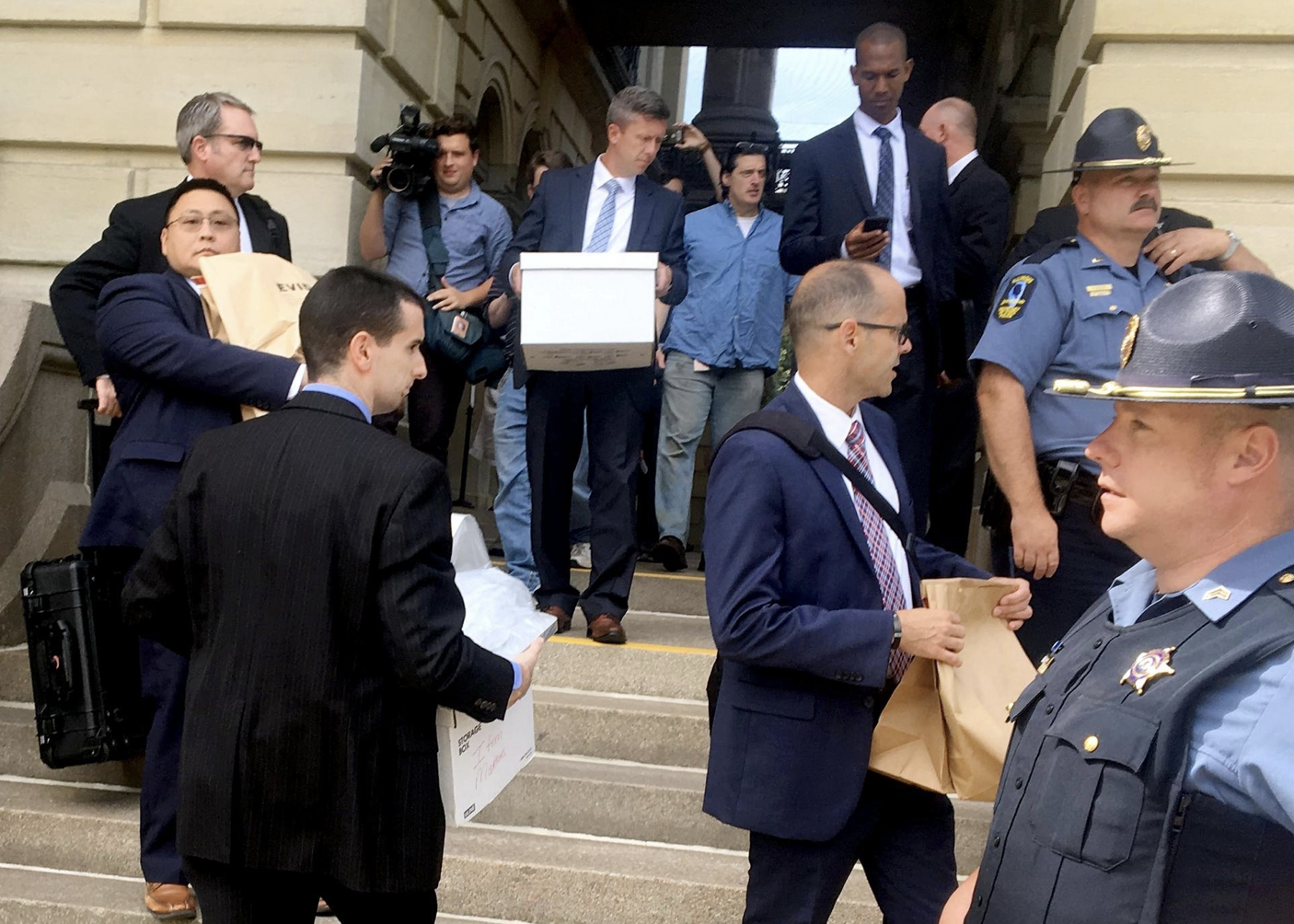 FBI agents raid Sen. Sandoval's offices, Alan Lowe fired from ALPLM, a ban for flavored e-cigarettes episode artwork
