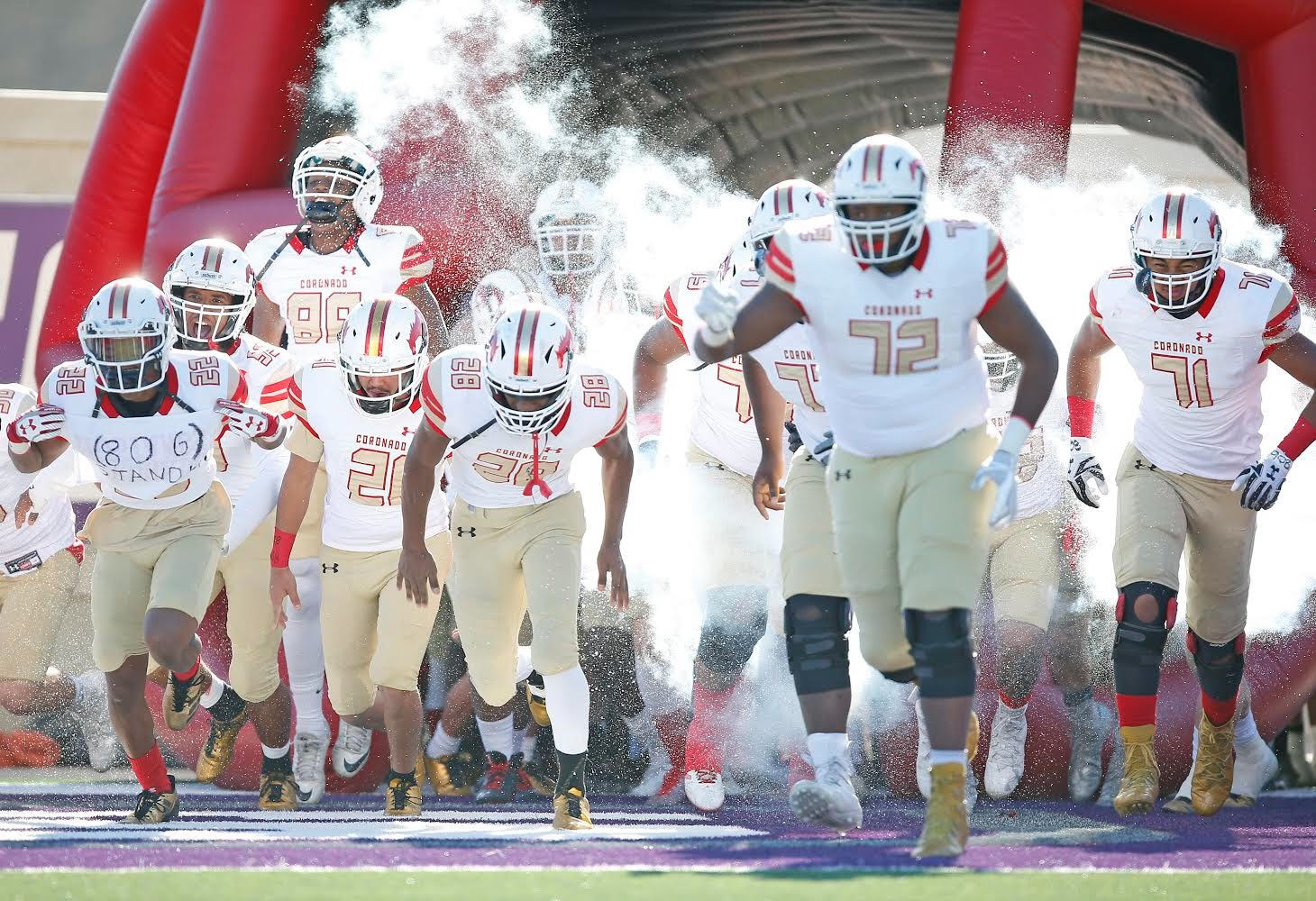 Lubbock Avalanche-Journal sports editor Carlos Silva Jr. and high school sports reporter Mike Graham discuss the area football scene - Lone Star Varsity Podcast