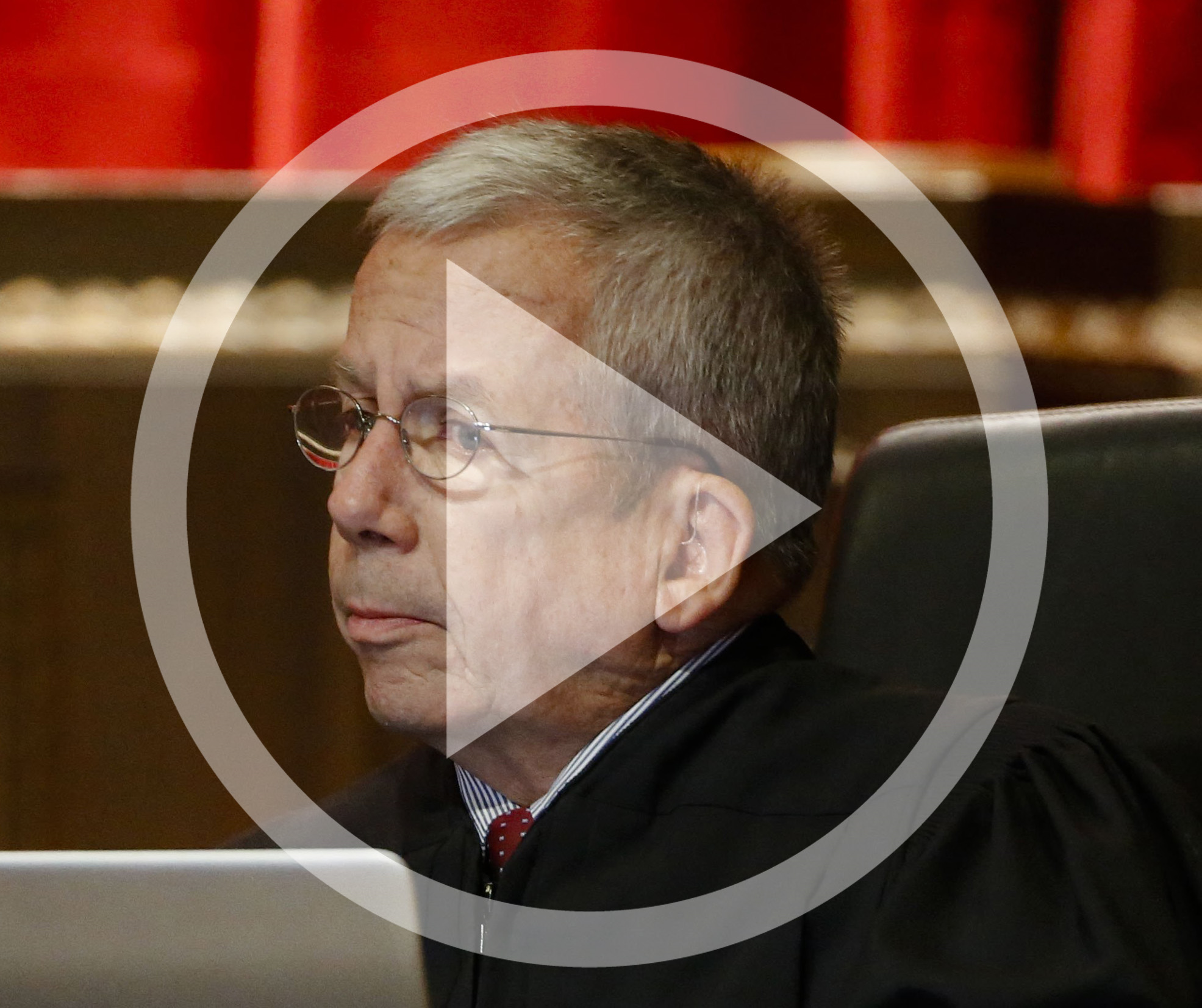 O’Neill draws fire for merging politics and court episode artwork
