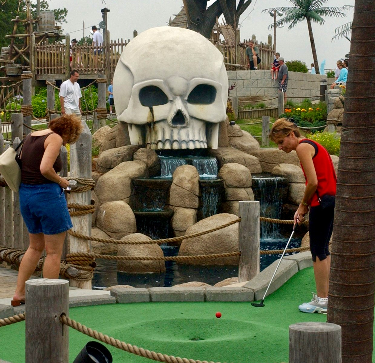 Epic miniature golf tournament in Yarmouth! episode artwork