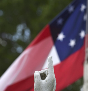 LISTEN: Commissioners vote to keep Confederate Flag flying in Walton County