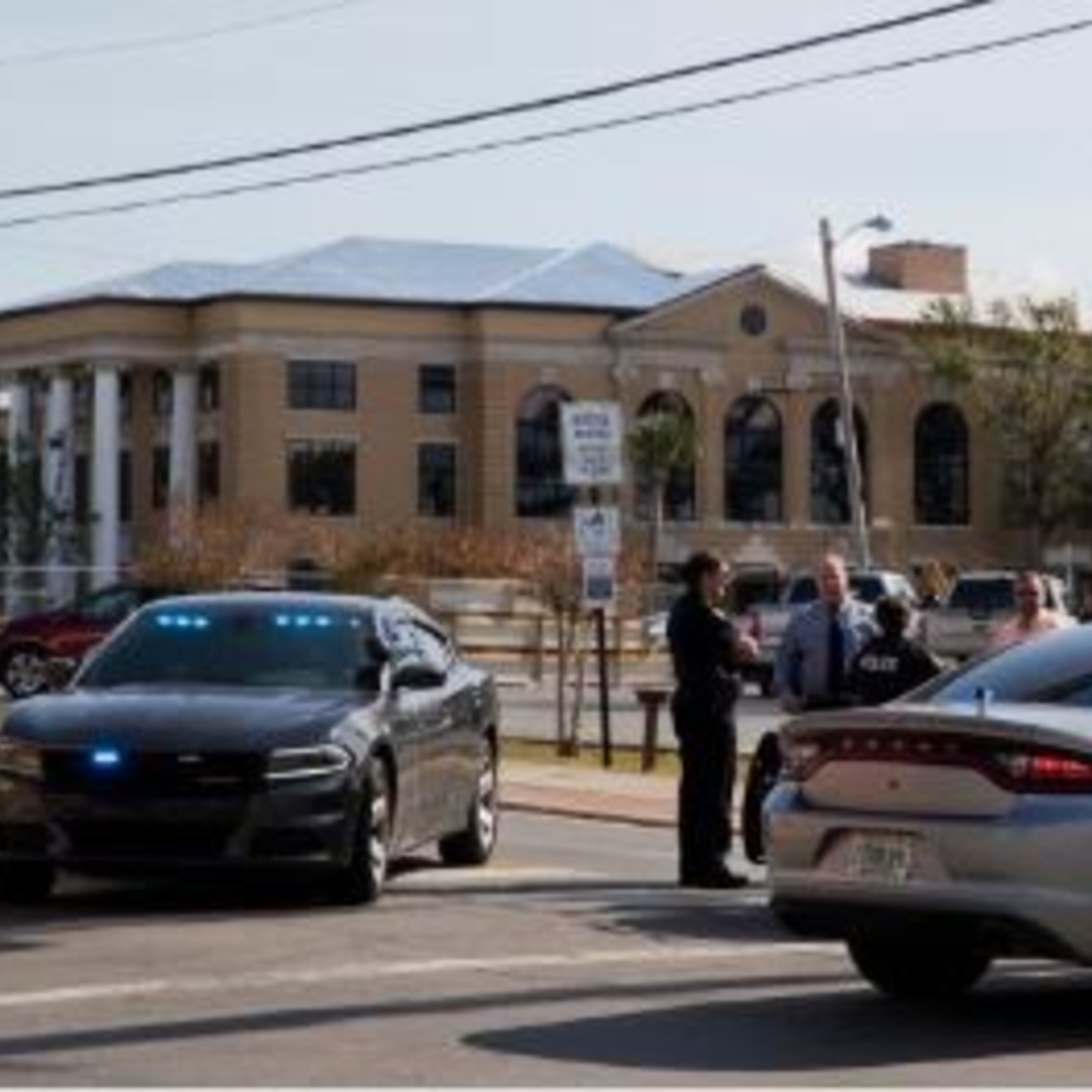 undefined - LISTEN: Bomb threats at 4 courthouses investigated