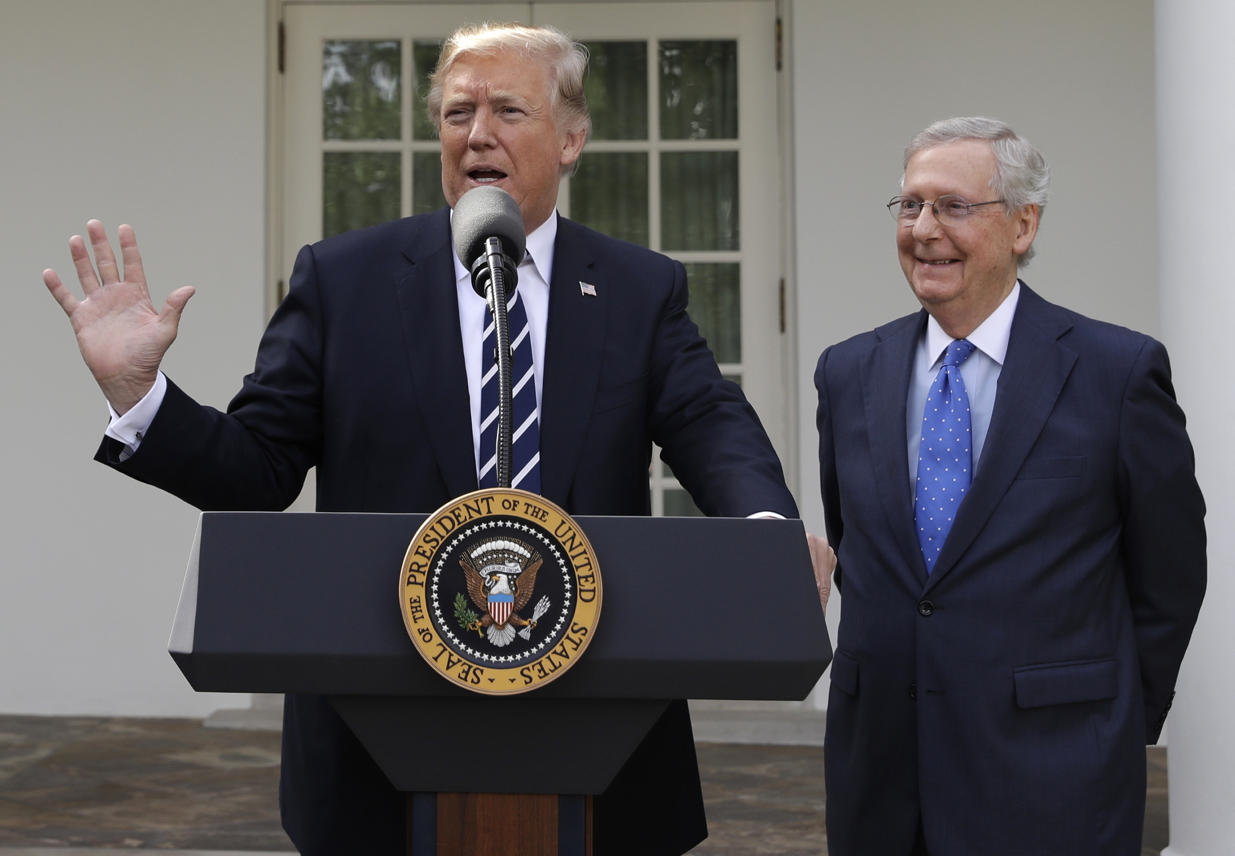 Trump rips McConnell at Palm Beach gathering