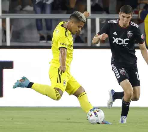 Cucho leading the Crew into Hell