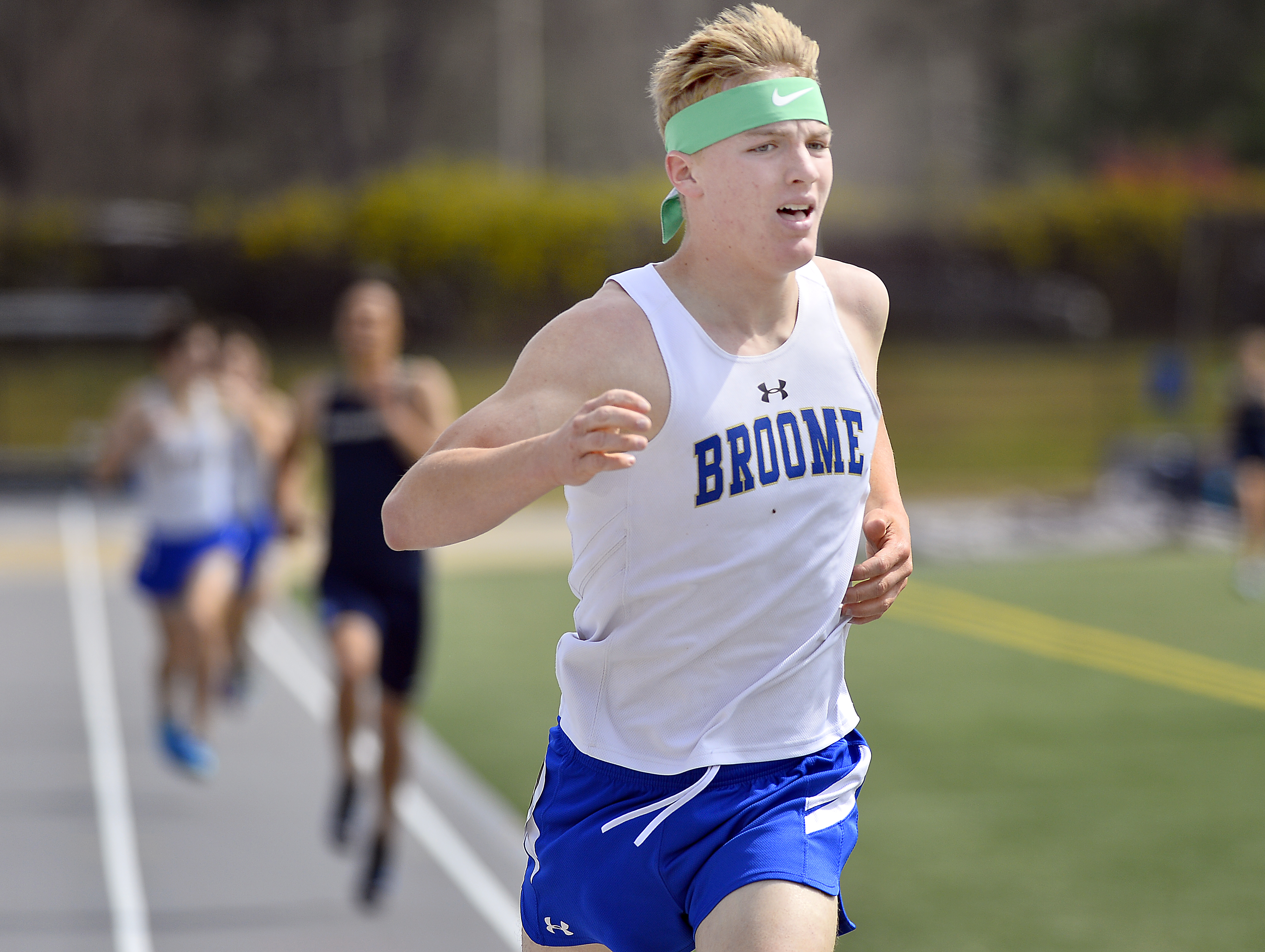 Broome's Hurren wins the 1600 meter at the Glover Smiley Viking Track Classic episode artwork