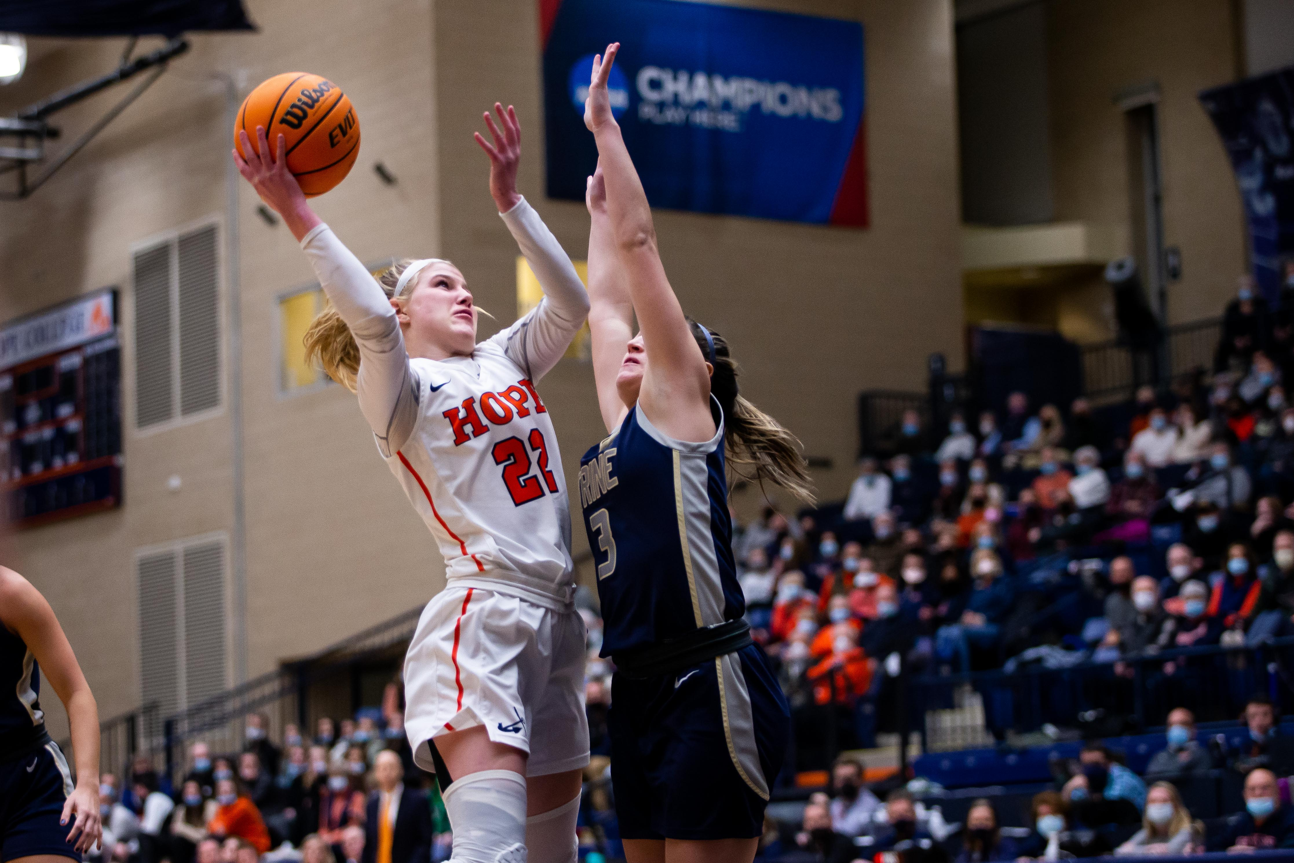 LISTEN: Hope's 61 game win streak snapped by No. 4 Trine