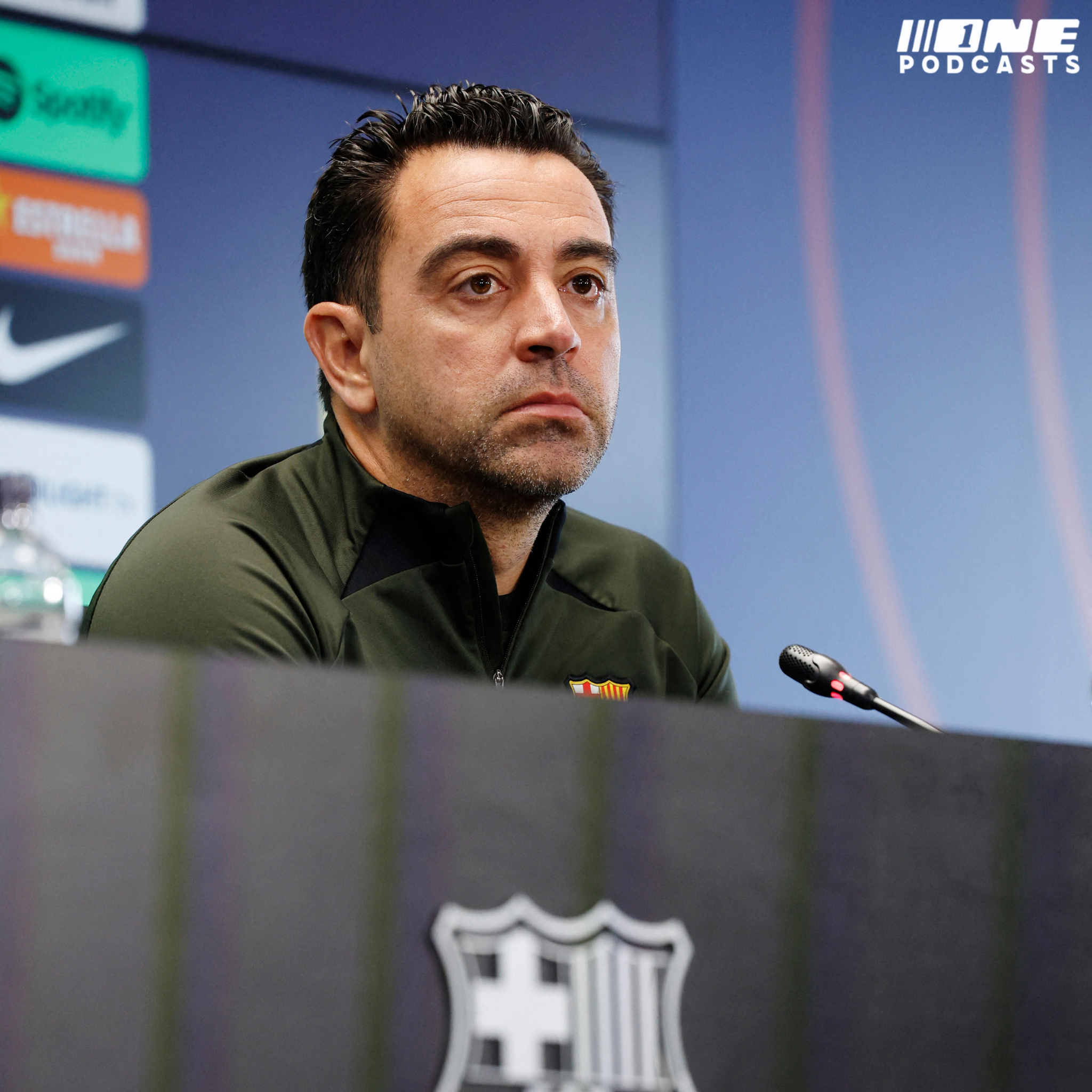 קרקס ברצלונה: היחסים בין צ’אבי ולאפורטה פוגעים בקבוצה